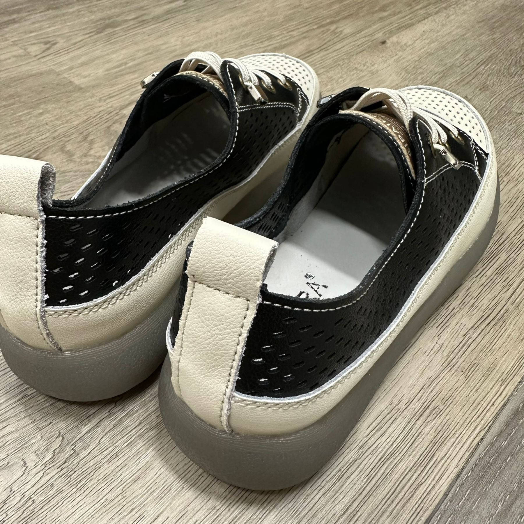 (D117) Sakura Shoe
