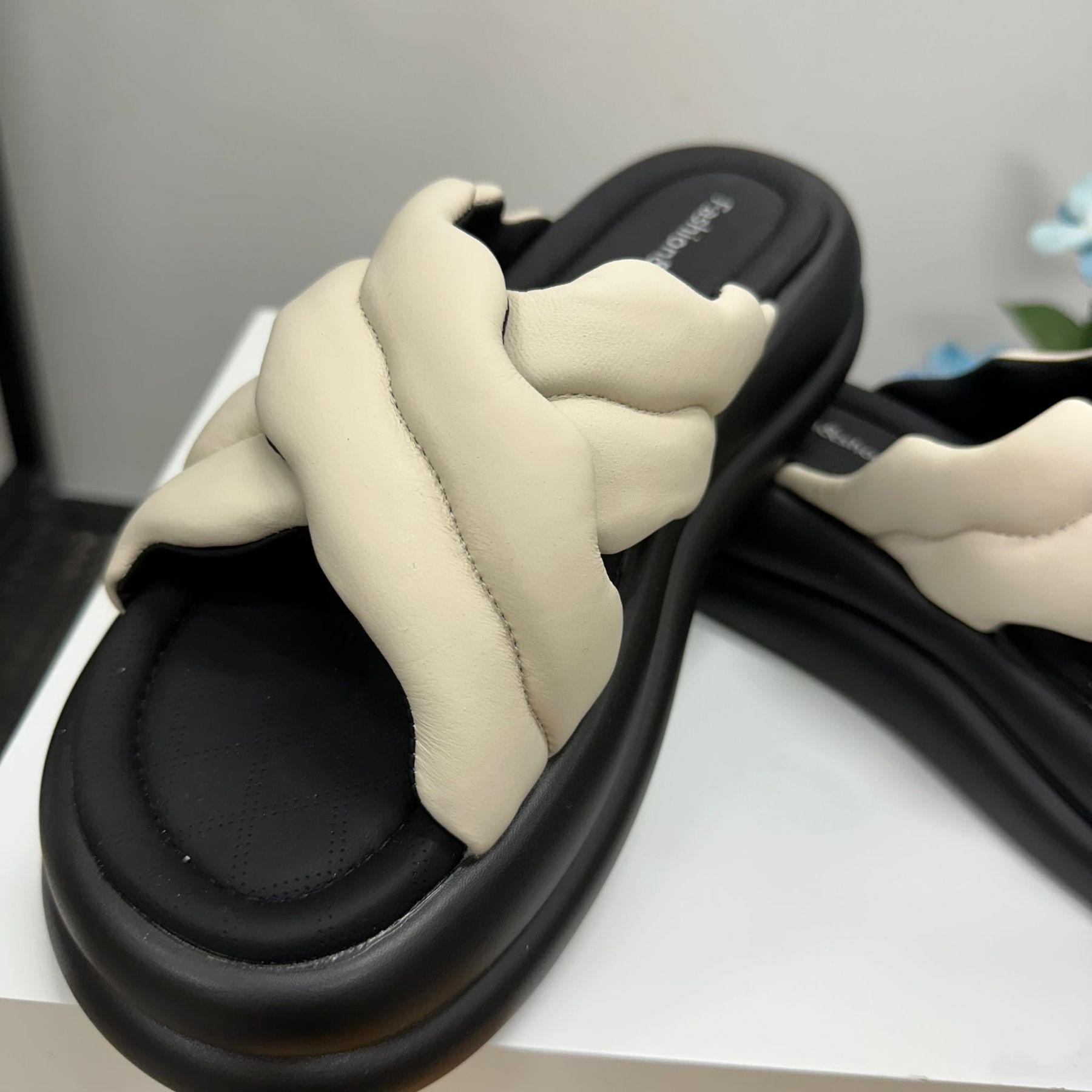 (D130)Shoe