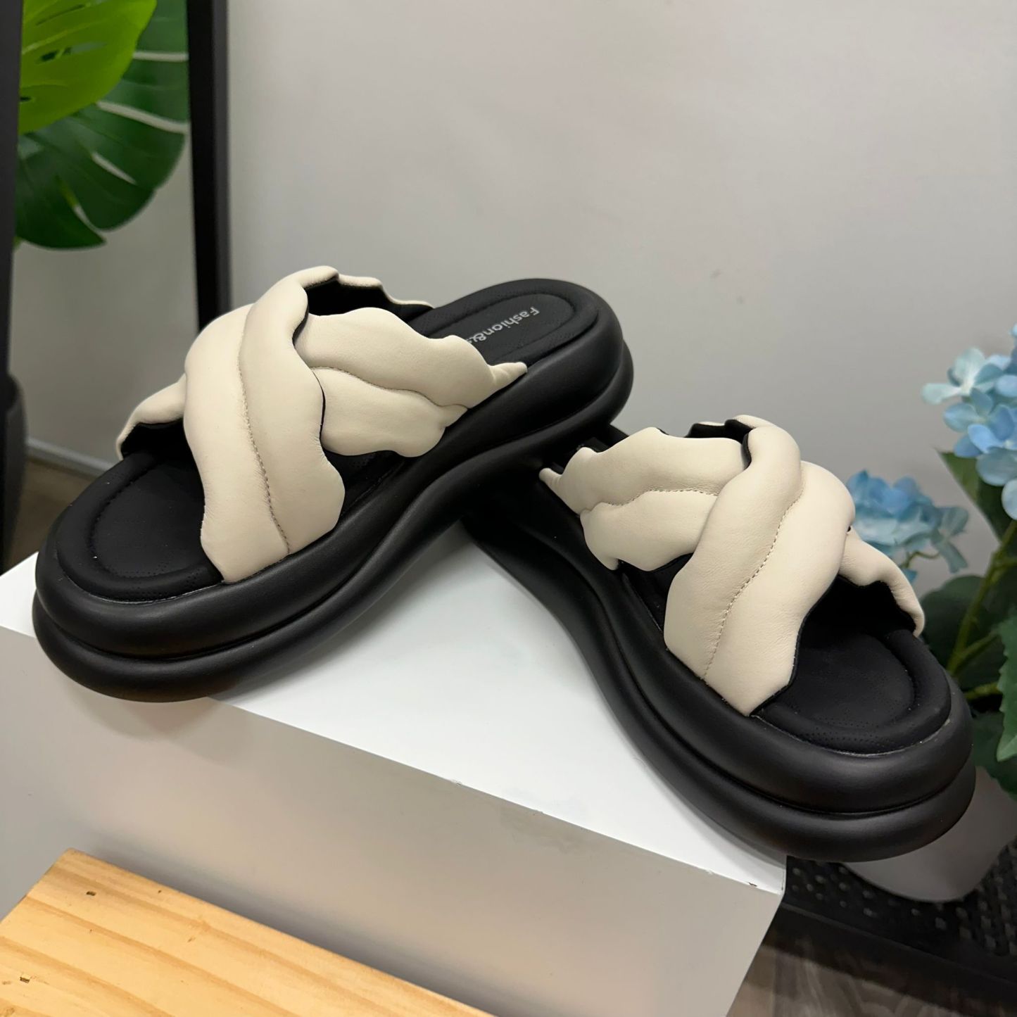 (D130)Shoe