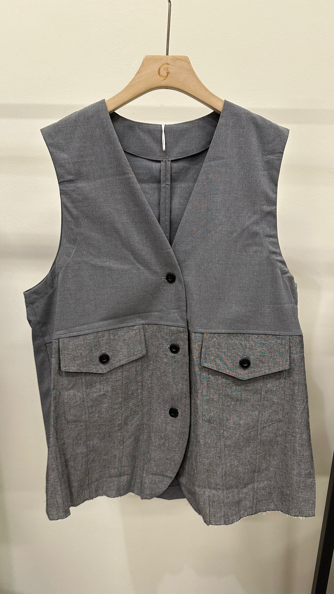 (D131)Vest