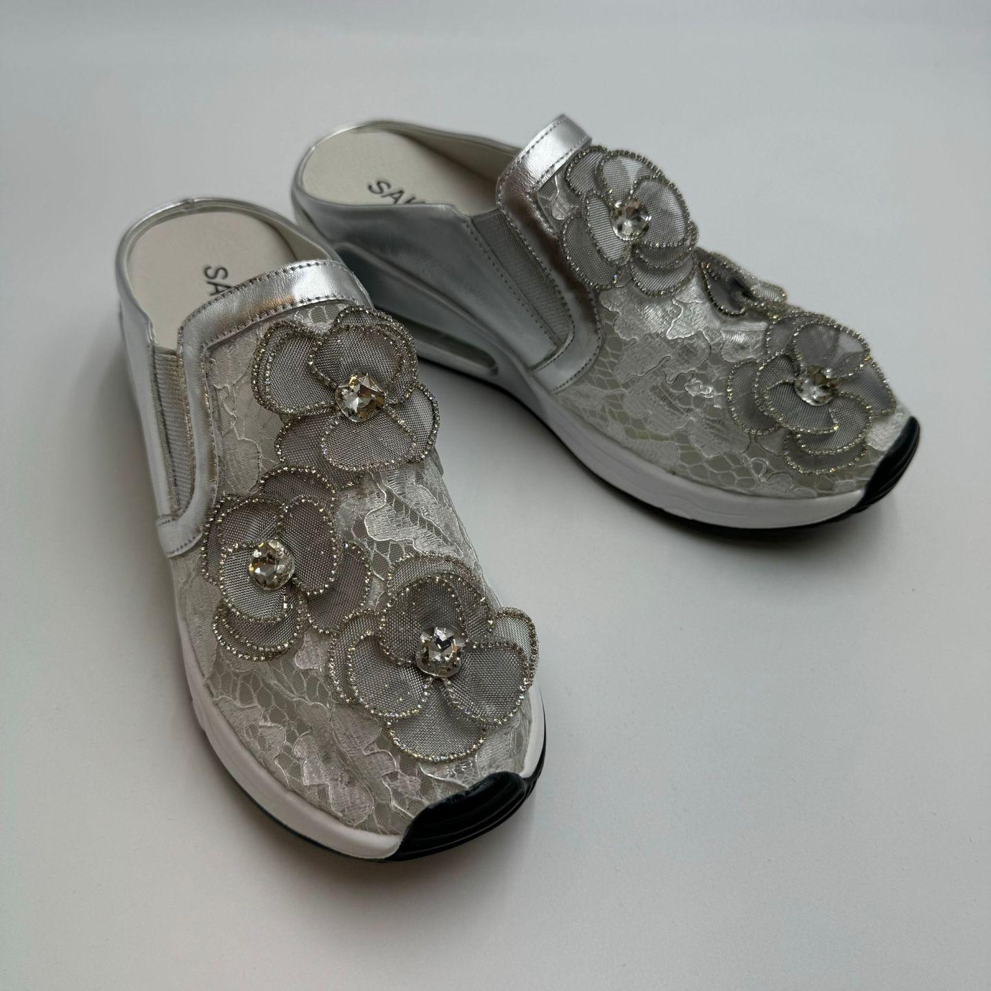 (D131)Sakura Shoes