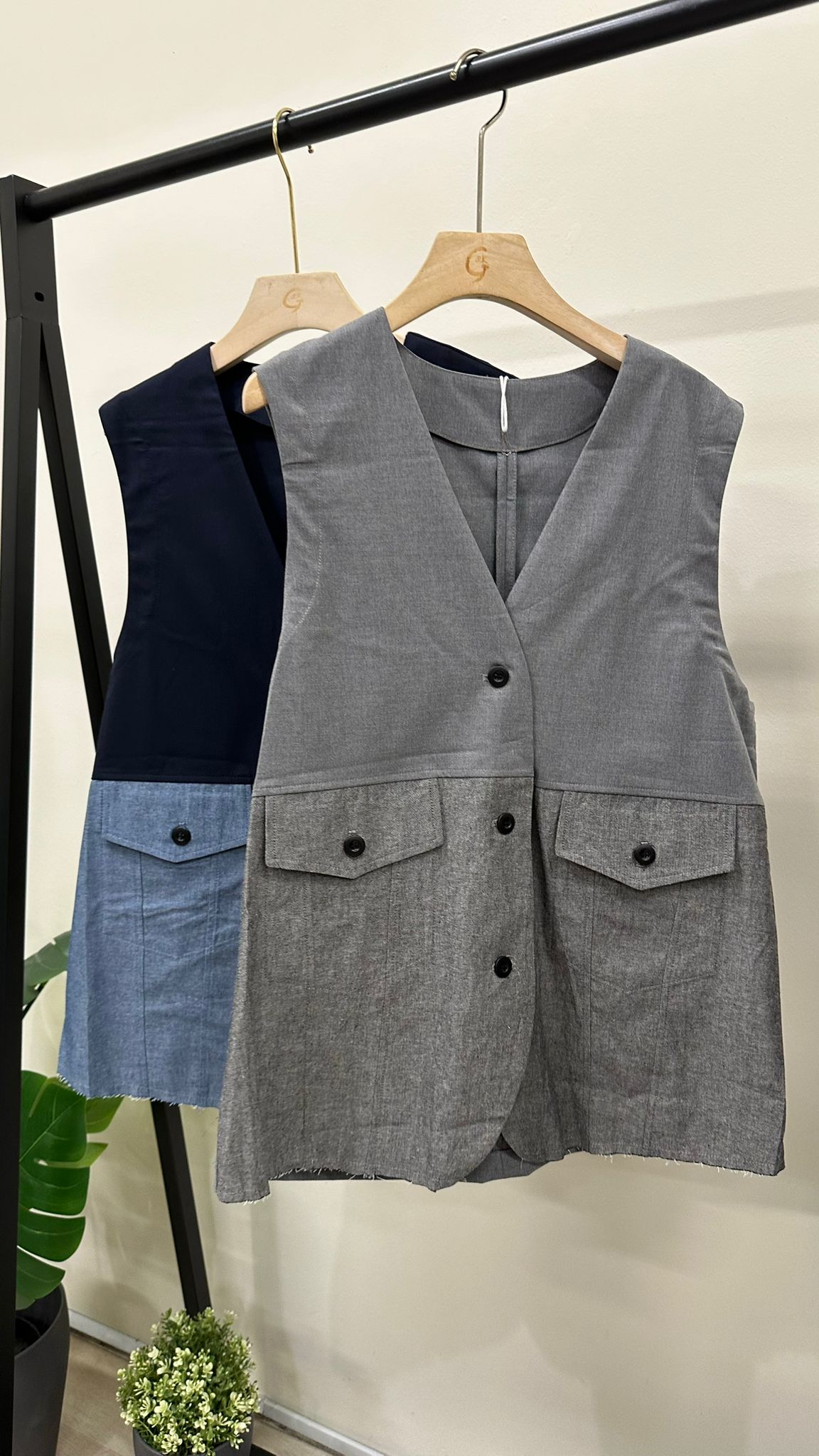 (D131)Vest