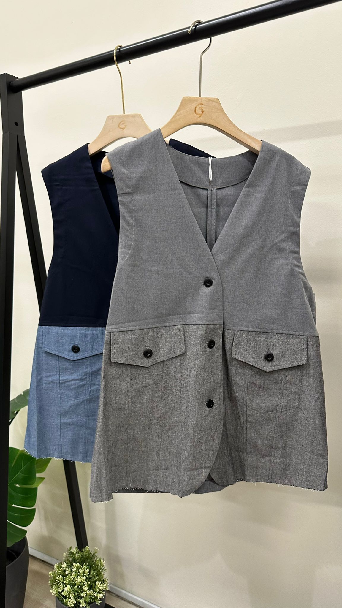 (D131)Vest