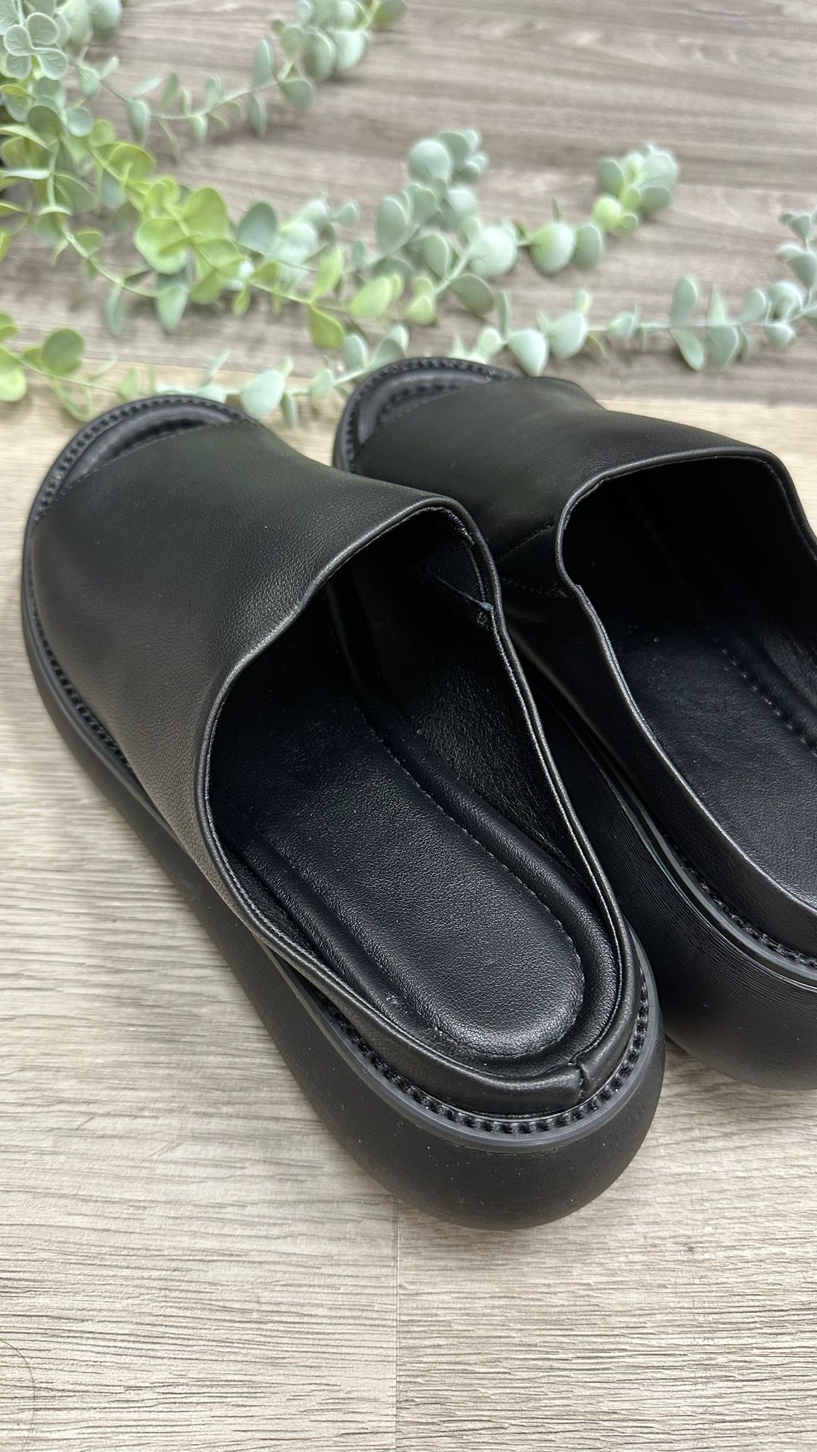 (D134)Shoe