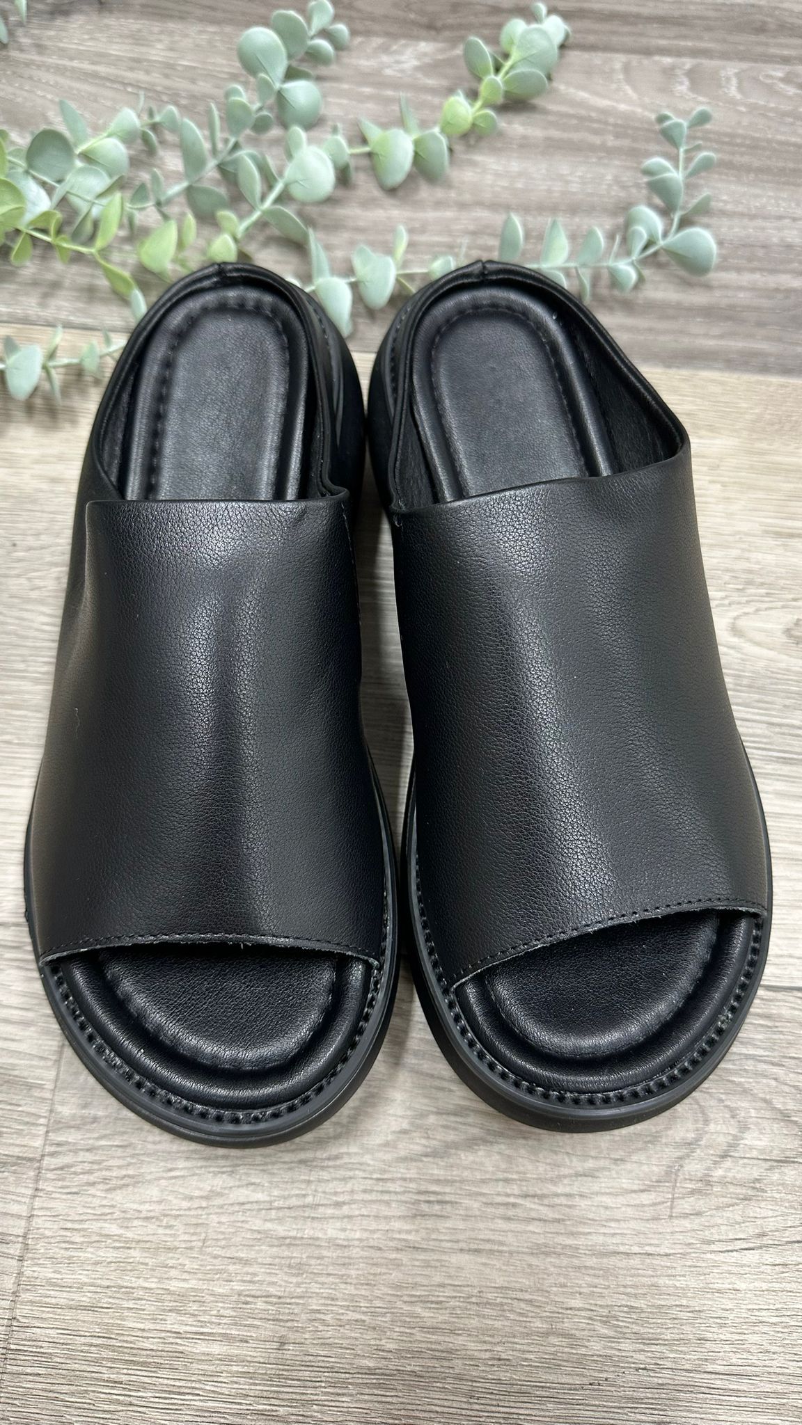(D134)Shoe