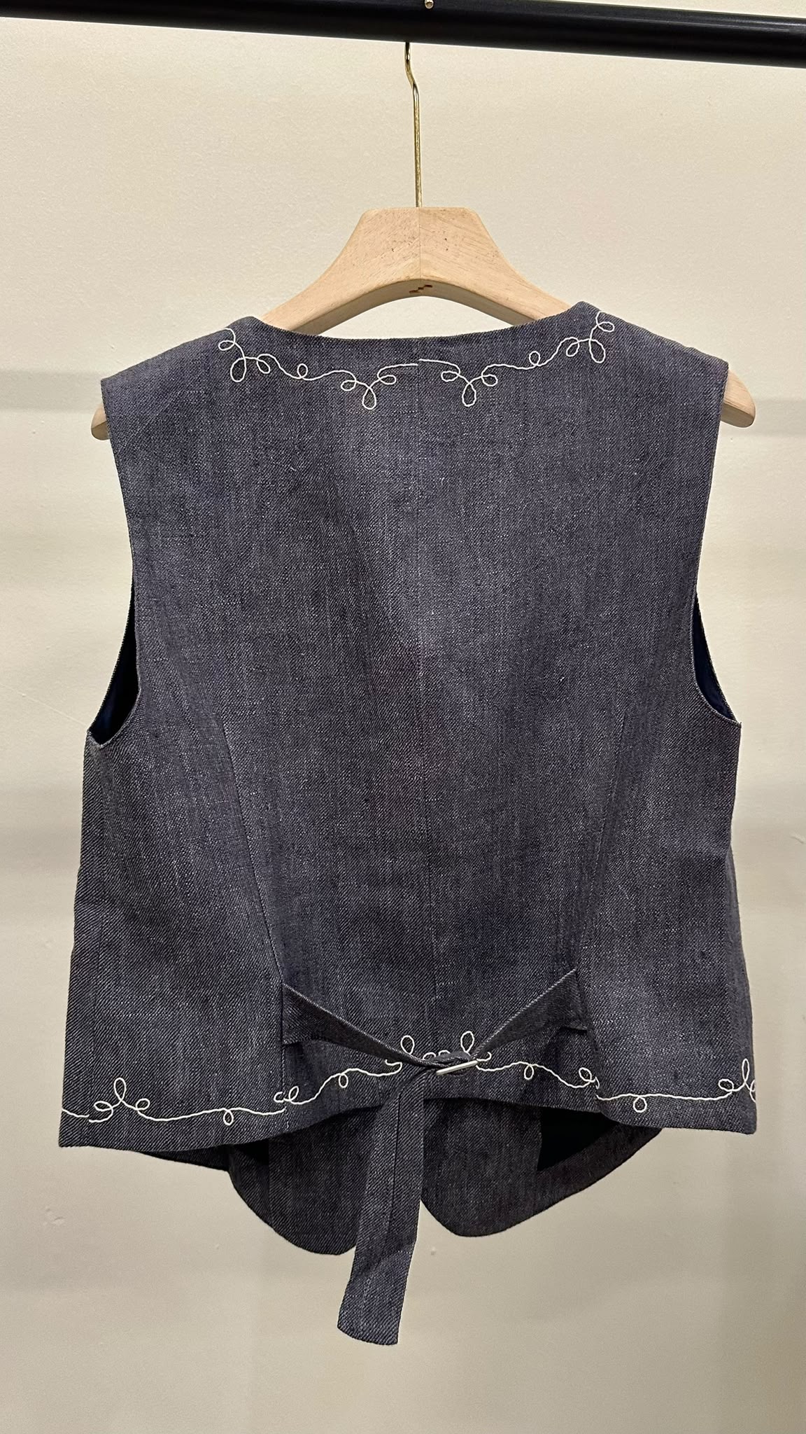 (D136)Vest