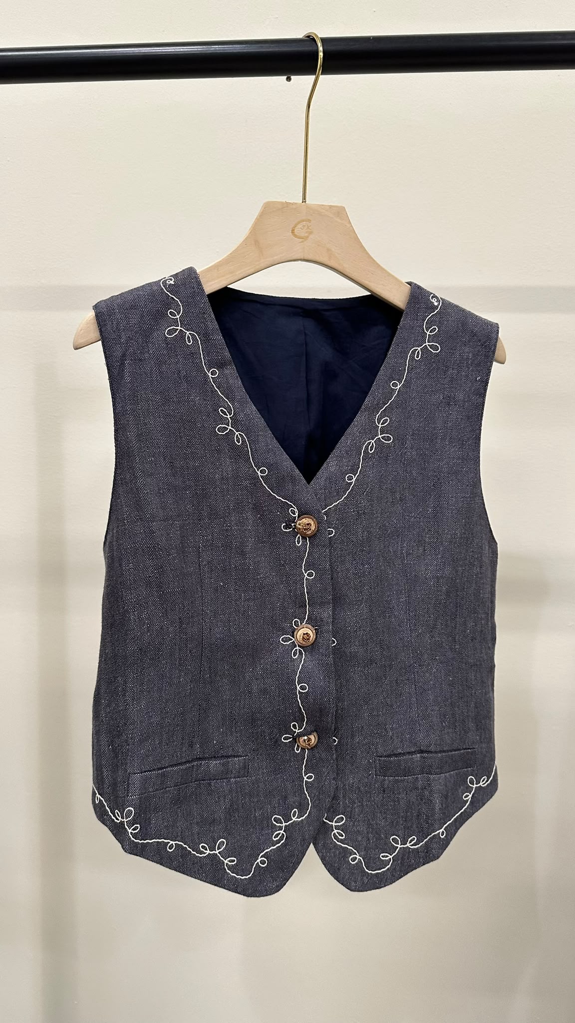 (D136)Vest