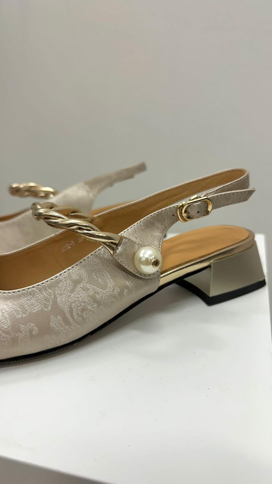 (D139)Shoe