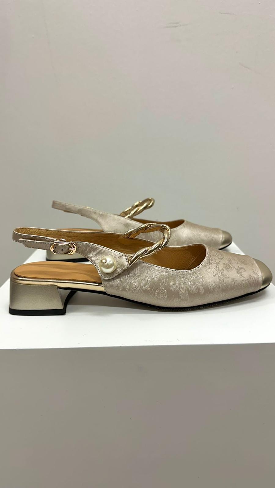 (D139)Shoe