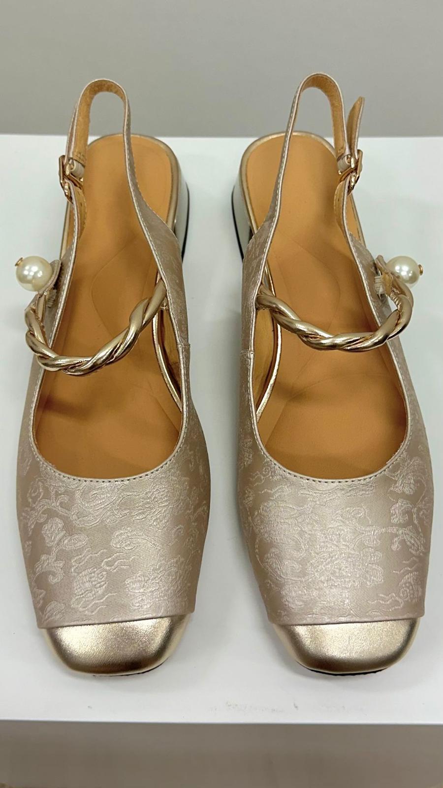 (D139)Shoe
