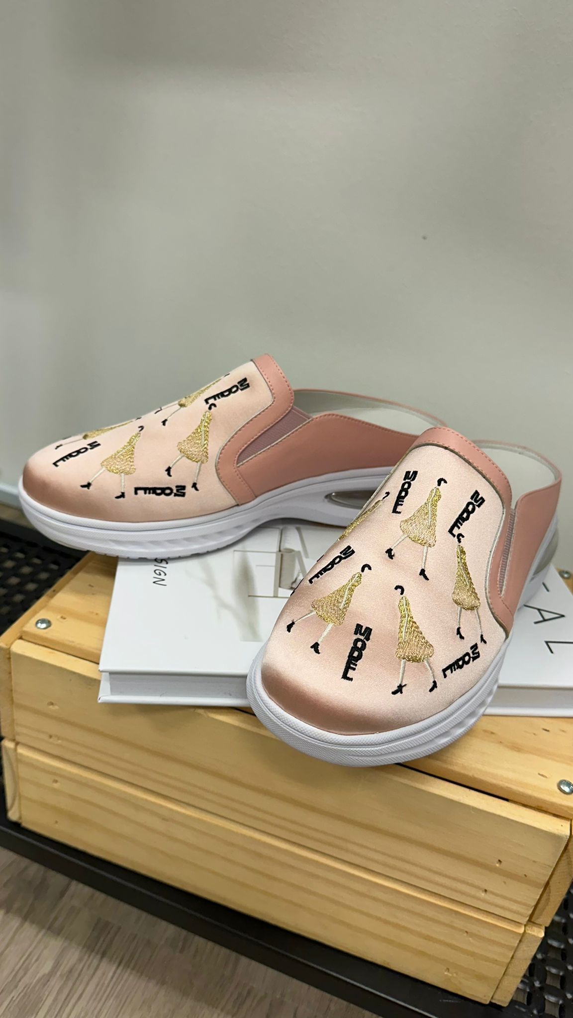 *PO 1-2MTHS* (D144)Sakura Shoe