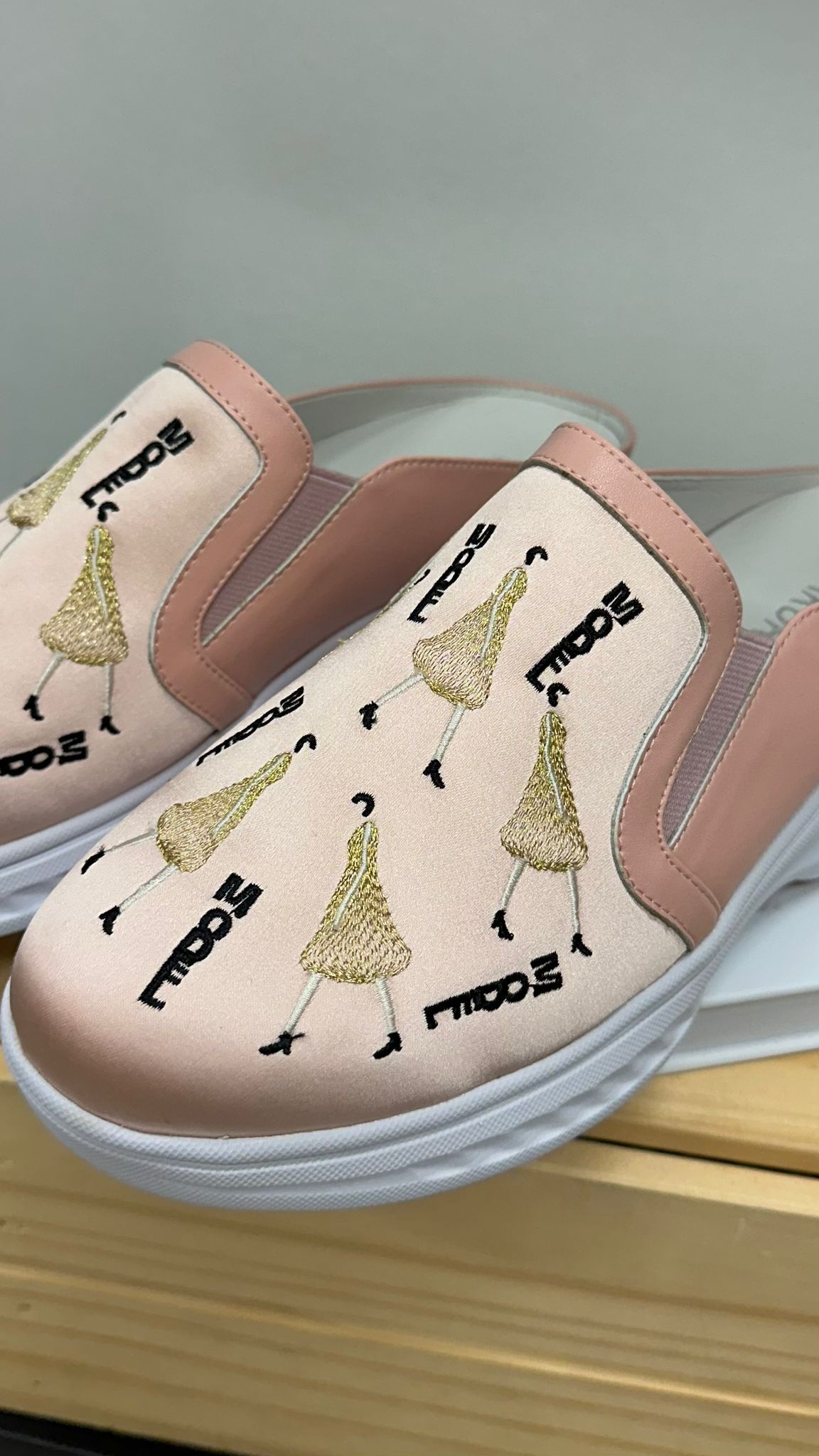 *PO 1-2MTHS* (D144)Sakura Shoe
