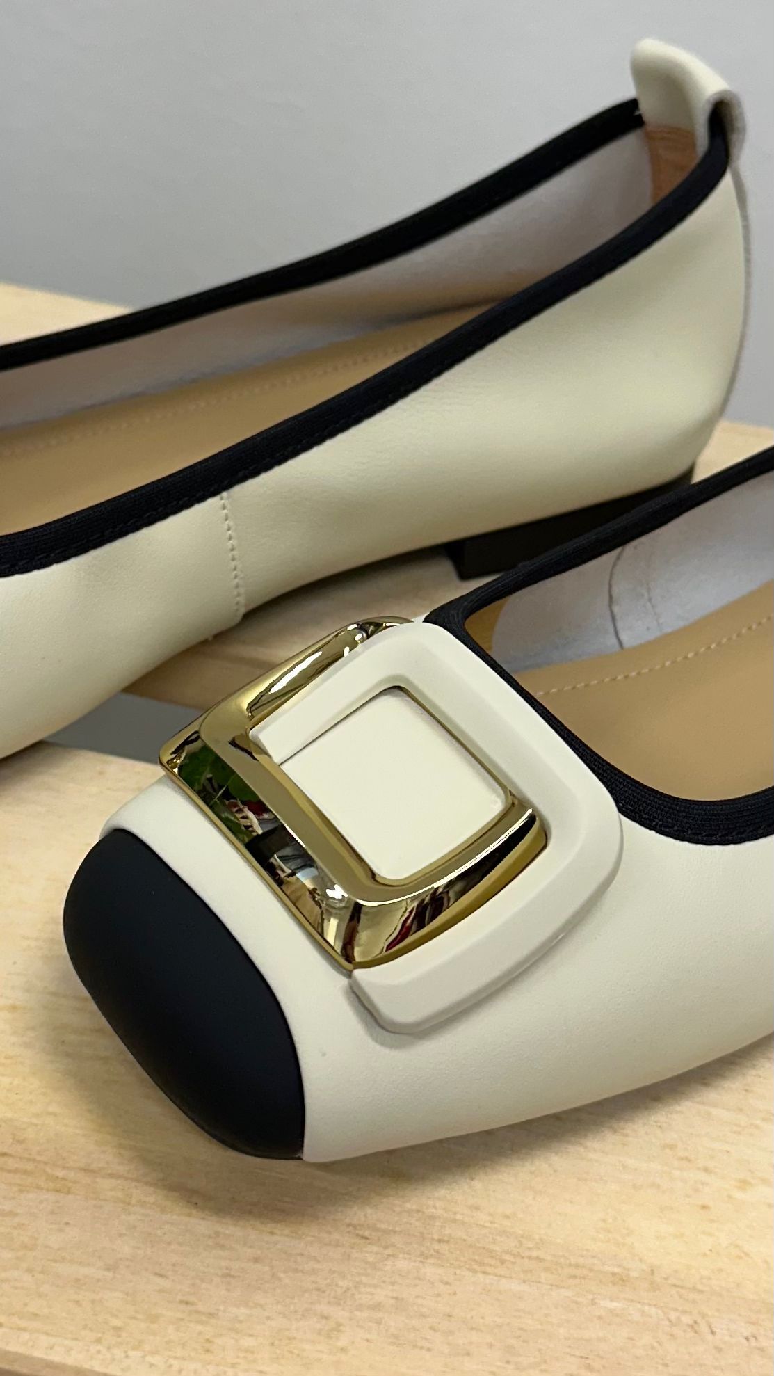 (D154)Sheep Leather Shoe