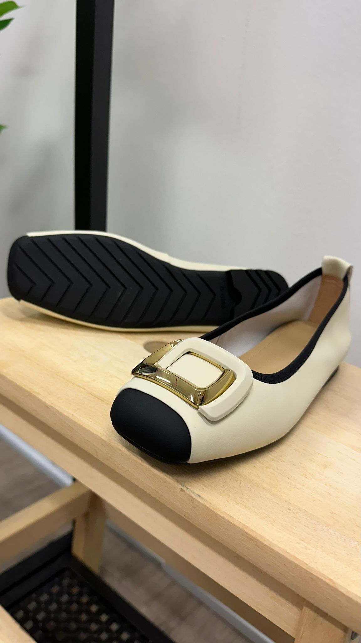 (D154)Sheep Leather Shoe