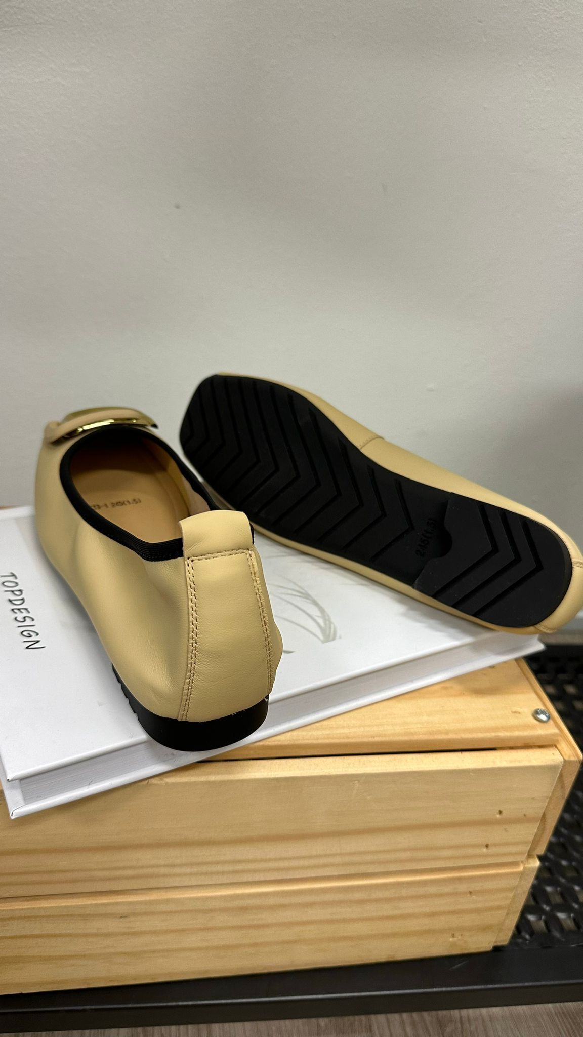 (D154)Sheep Leather Shoe