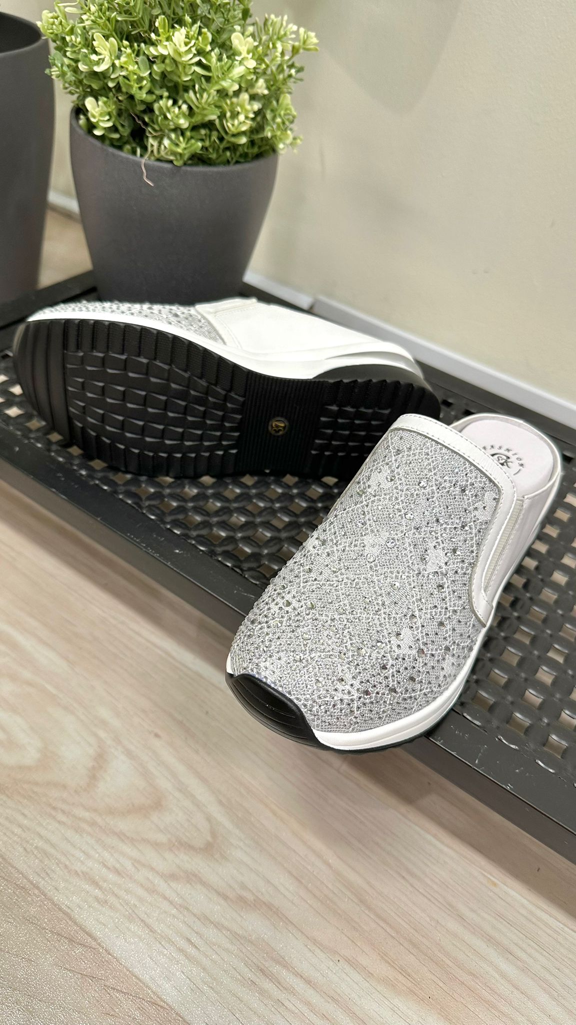 (D197)Shoe