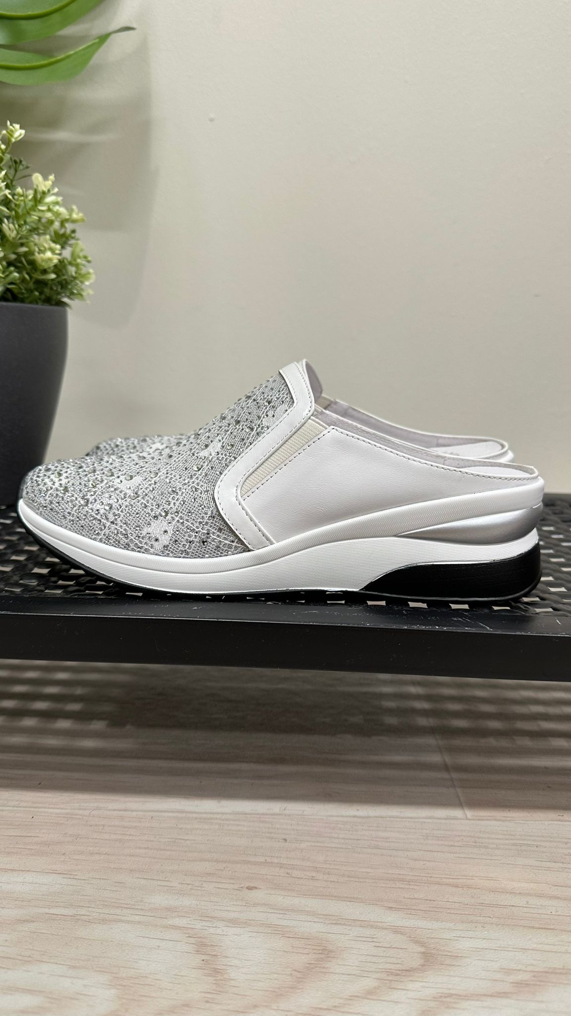 (D197)Shoe