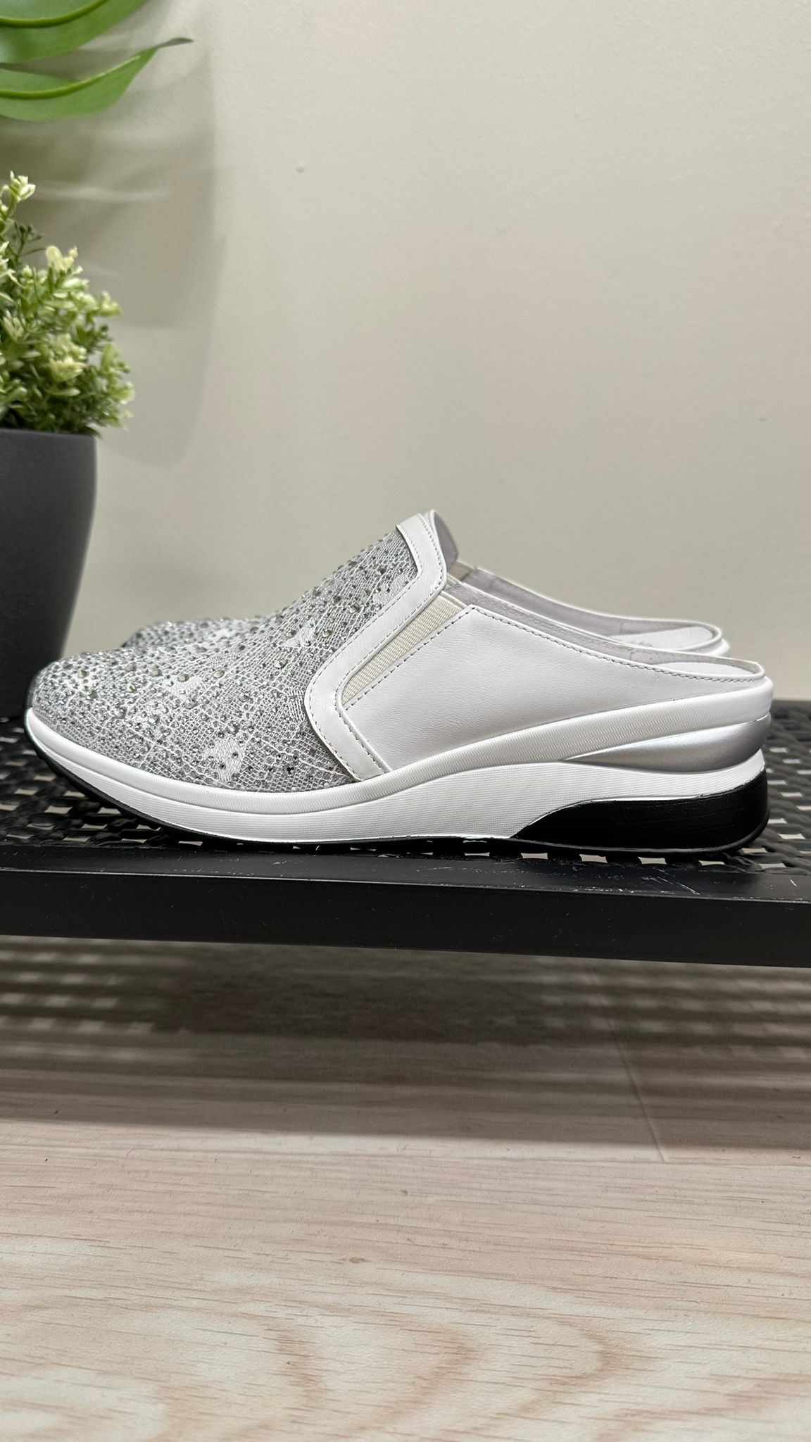 (D197)Shoe