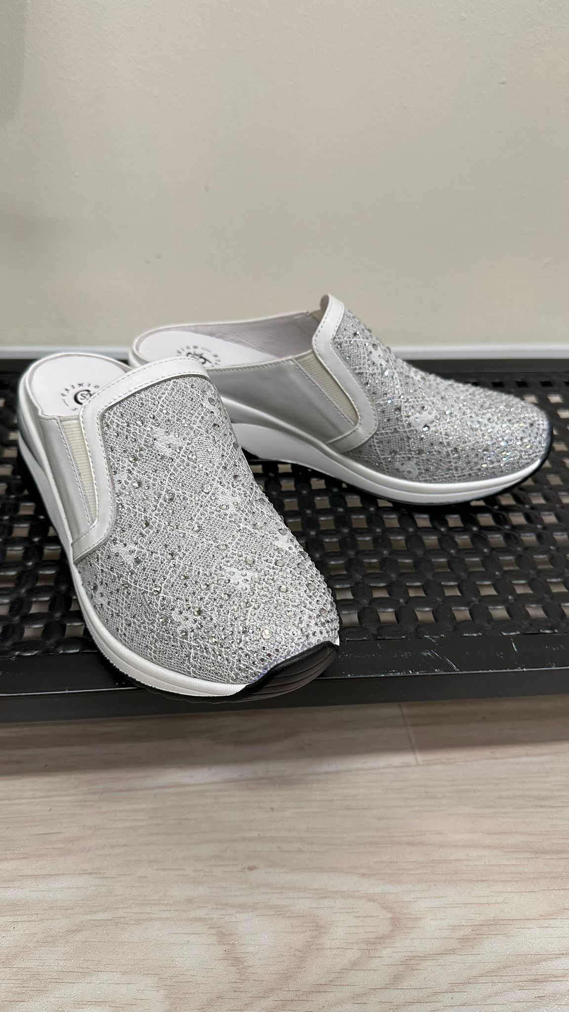 (D197)Shoe