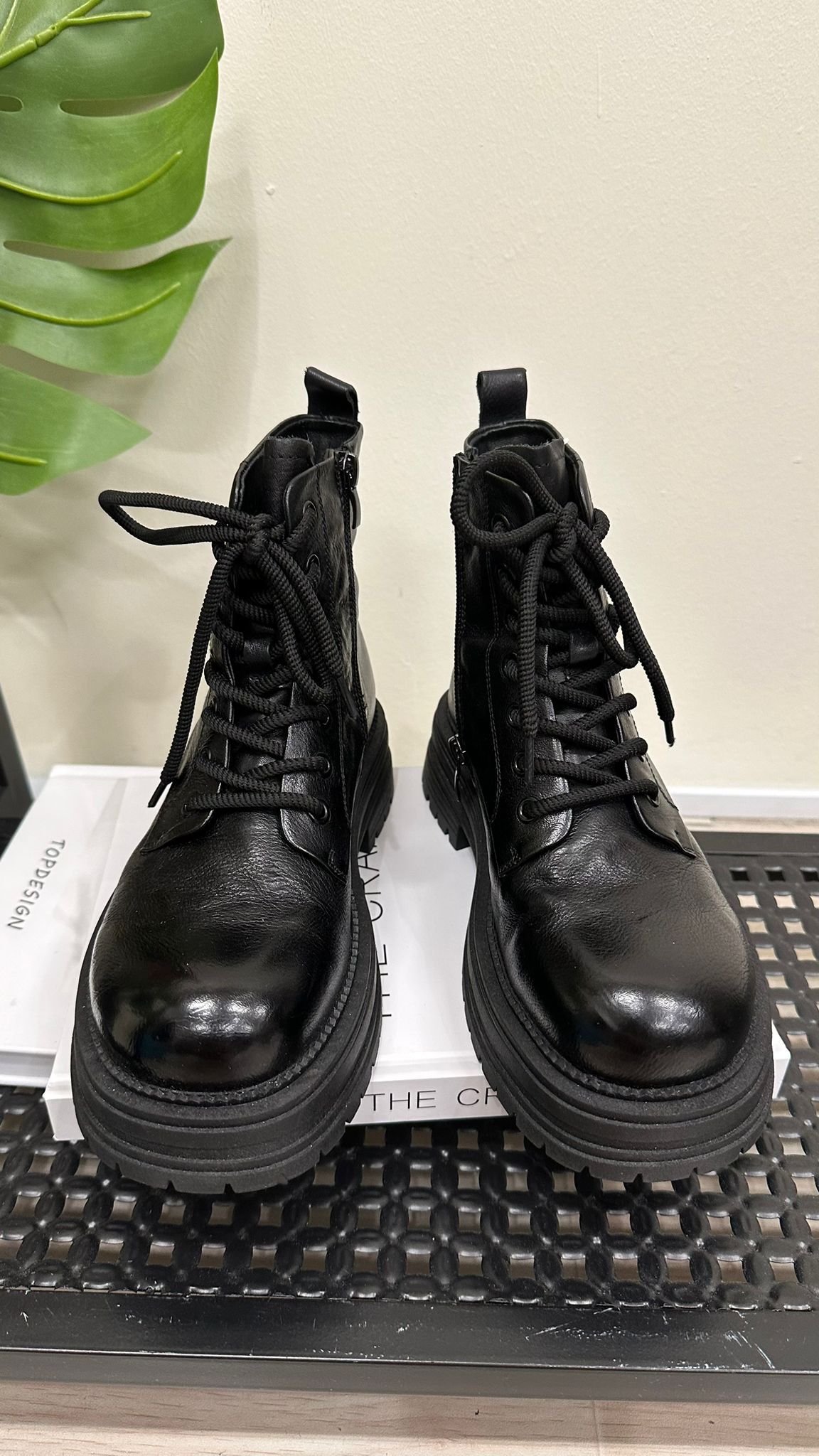 (D202)Boots Shoe