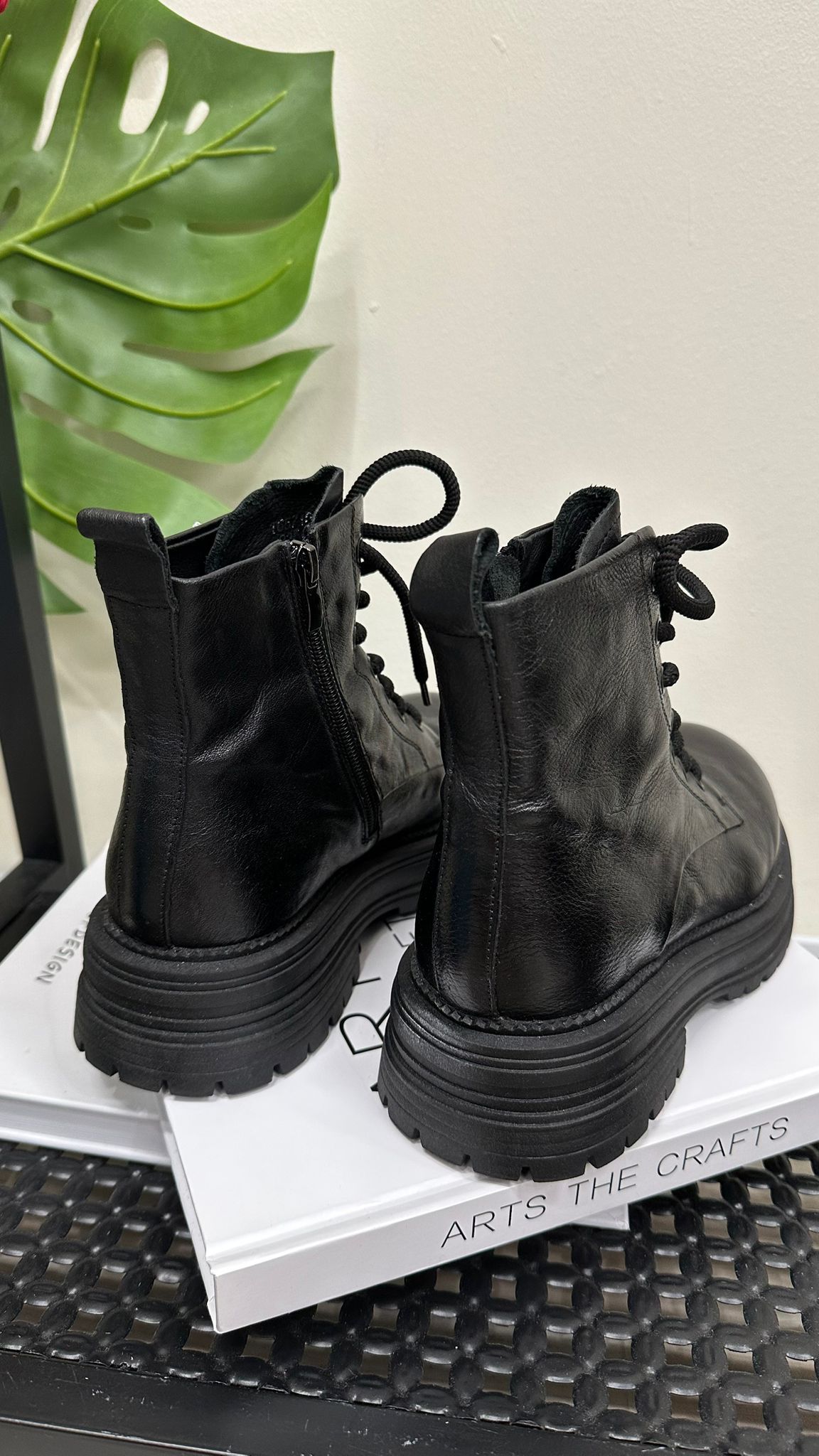 (D202)Boots Shoe