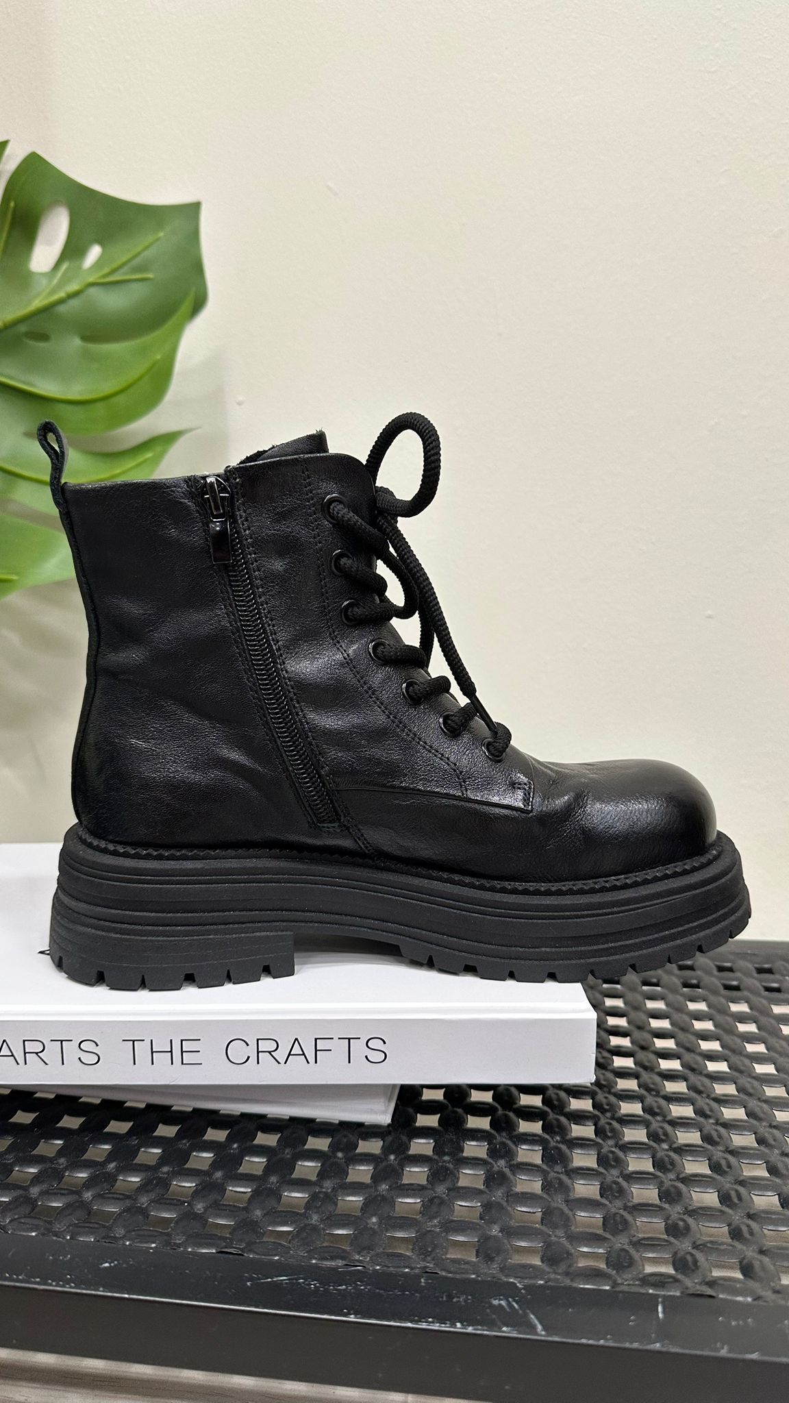 (D202)Boots Shoe