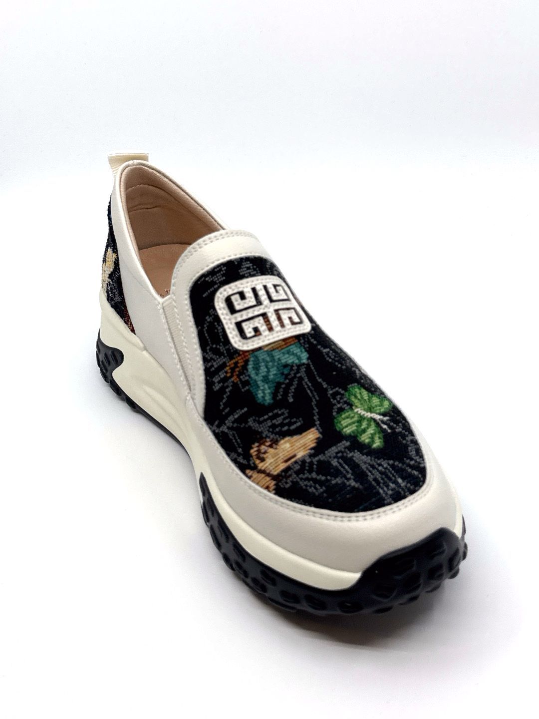 (D210)GSK Fashion Style Shoe