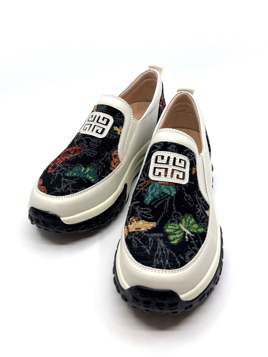 (D210)GSK Fashion Style Shoe