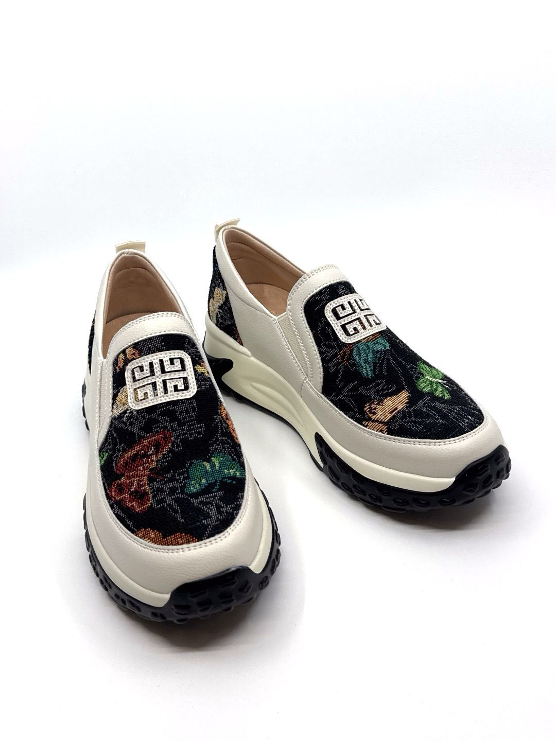 (D210)GSK Fashion Style Shoe