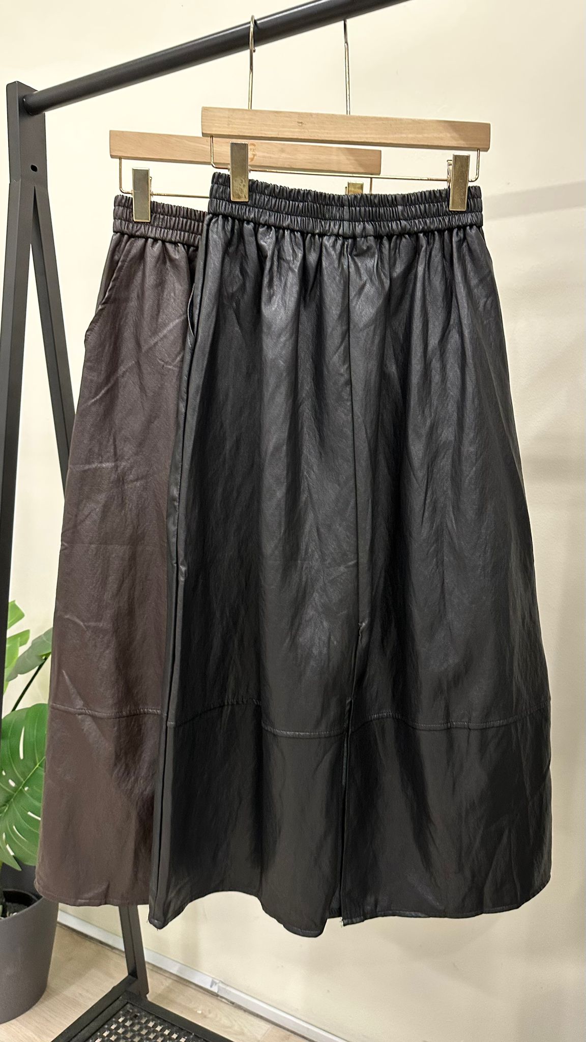 (D2395)Leather Skirt