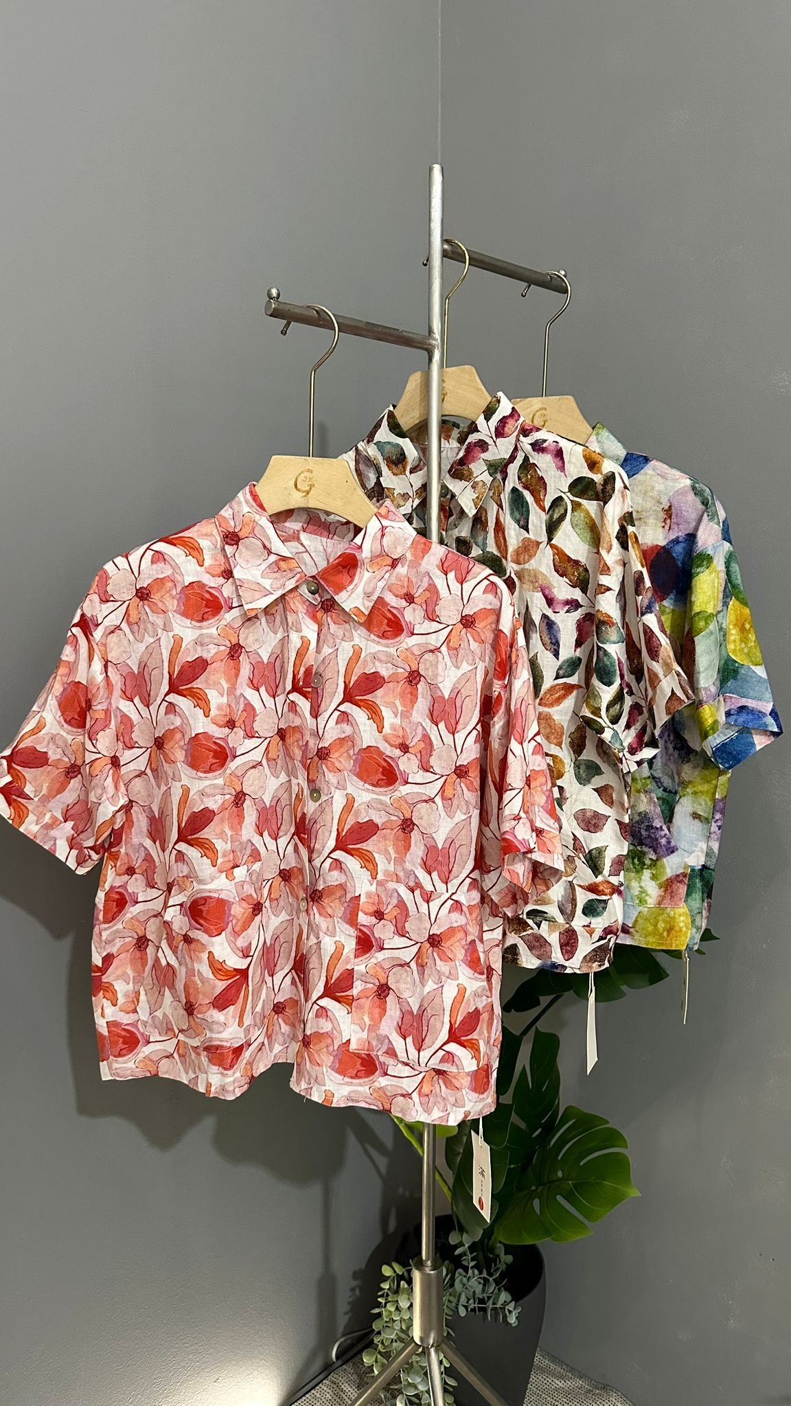 *STAR BUY* (D2504)Top