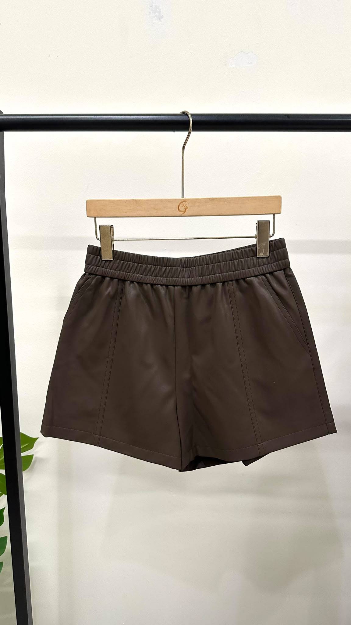 (D2525)Leather Shorts