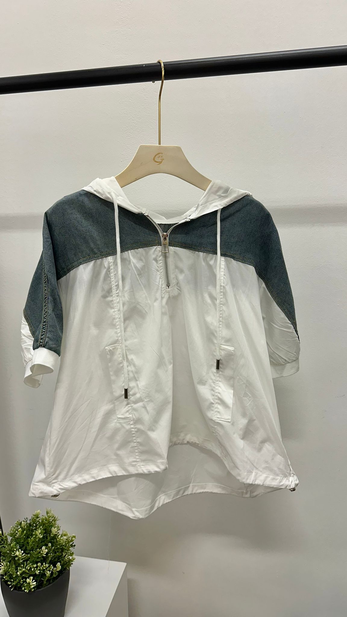 (D3052)Top