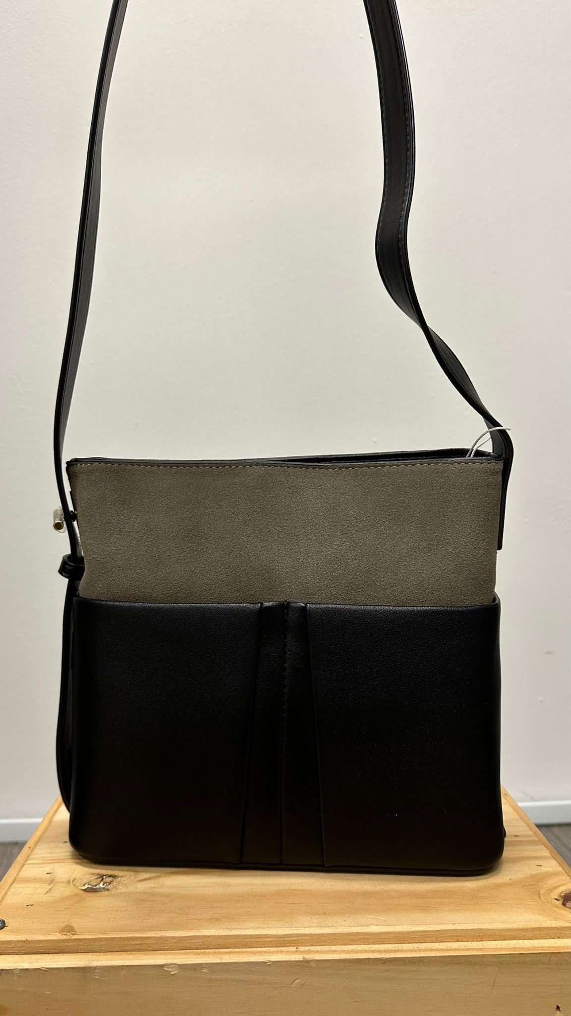 (D307)Leather Bag