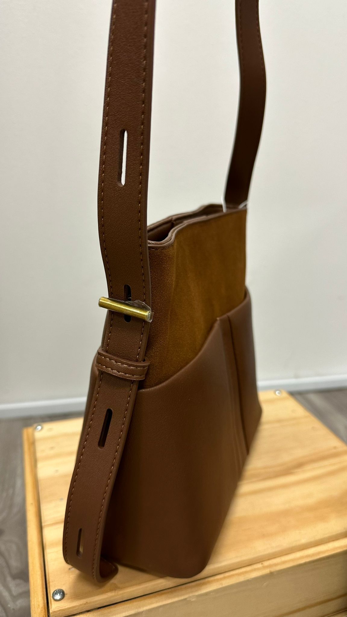 (D307)Leather Bag