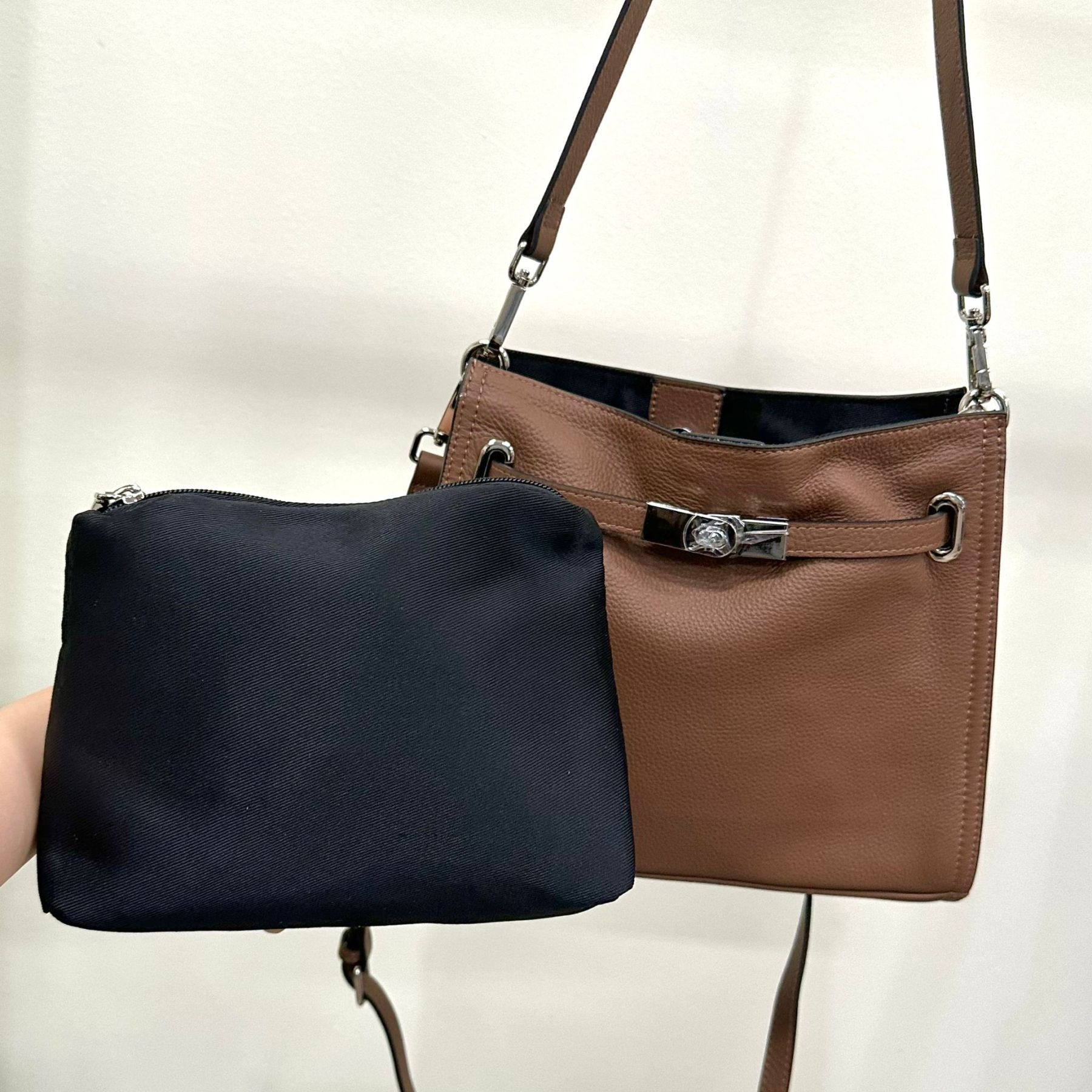 (D396)Leather Bag