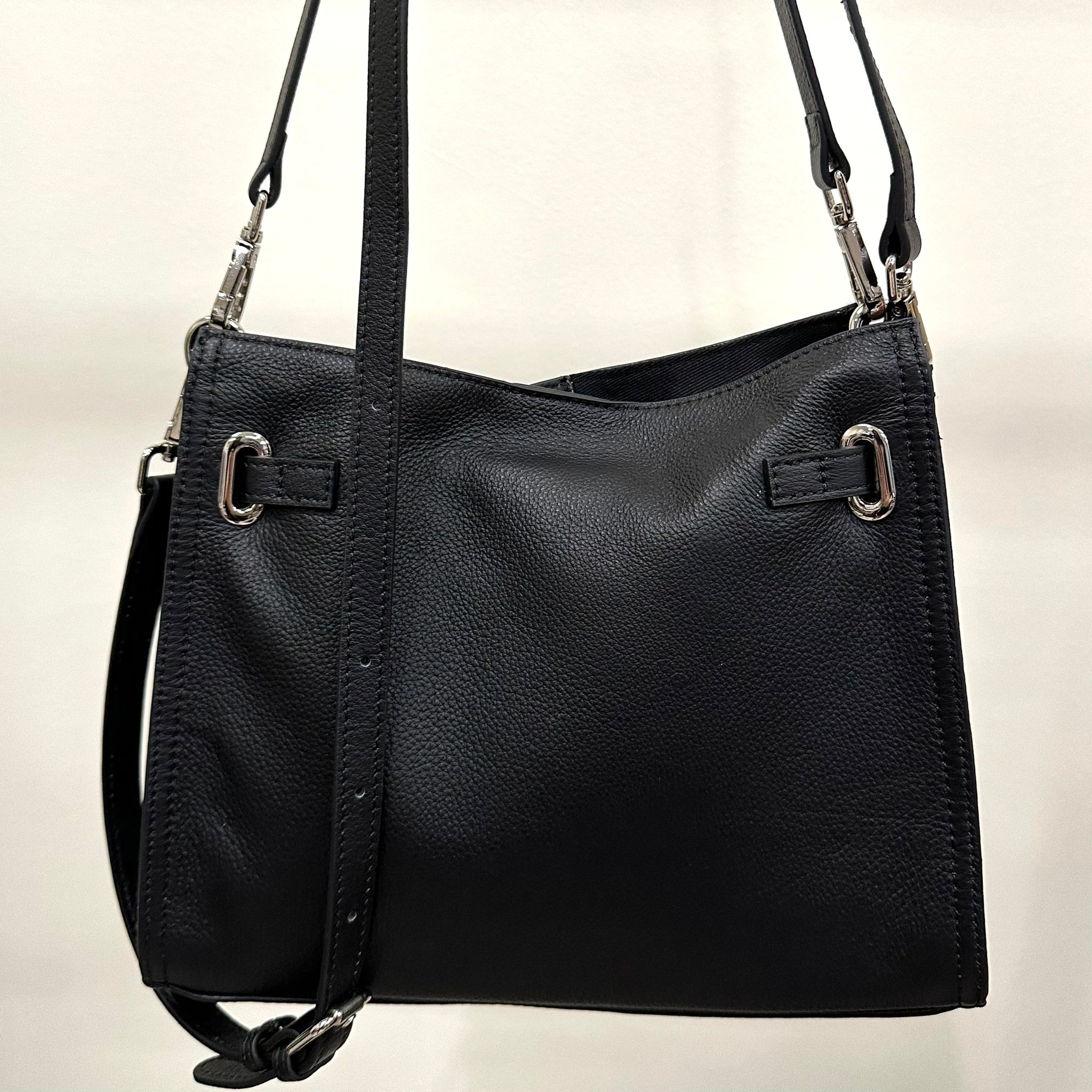 (D396)Leather Bag