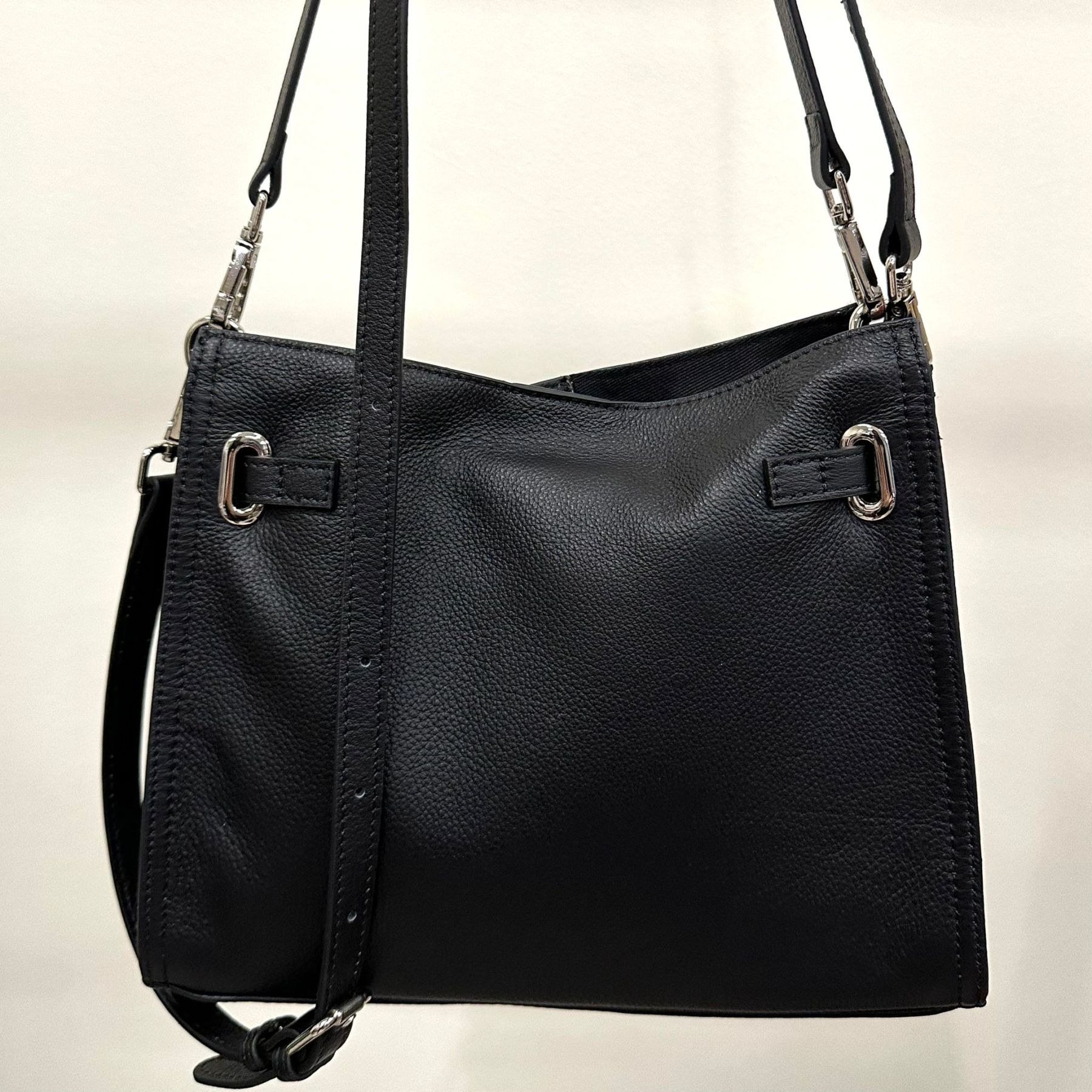 (D396)Leather Bag