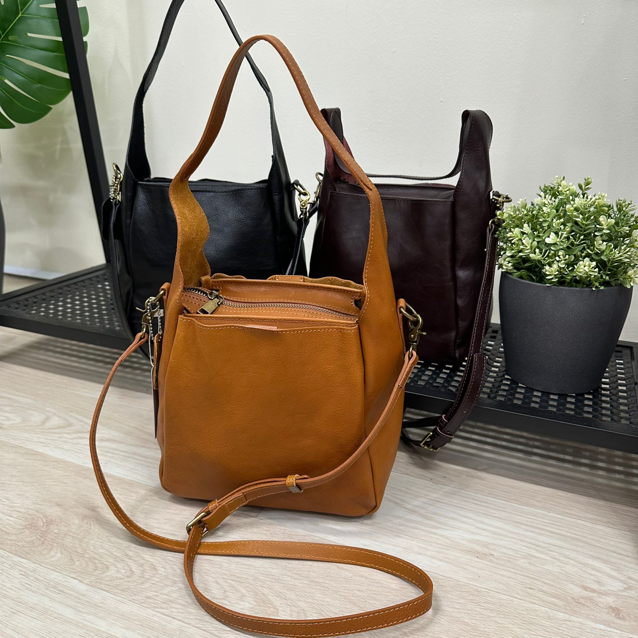 (D406)Leather Bag