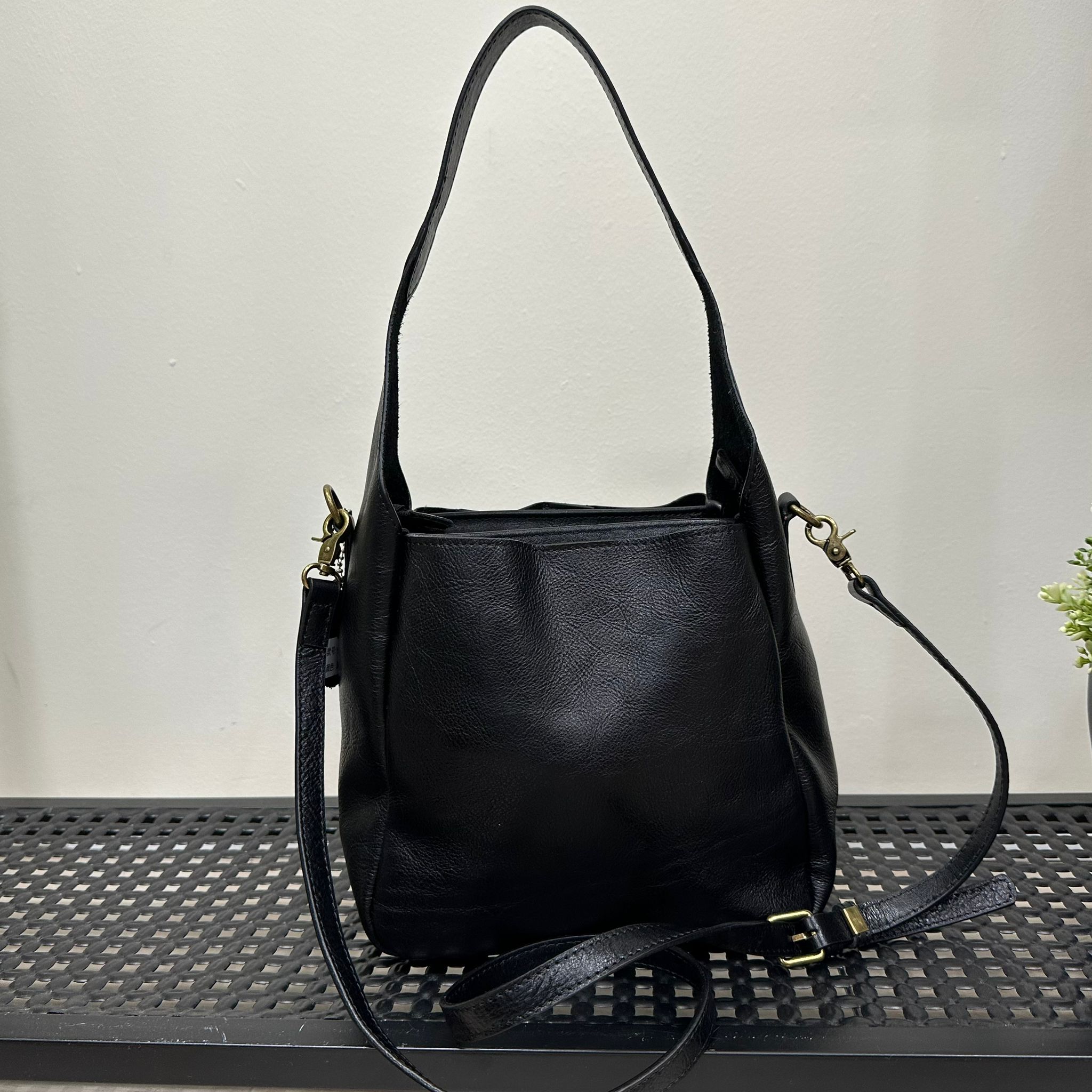(D406)Leather Bag