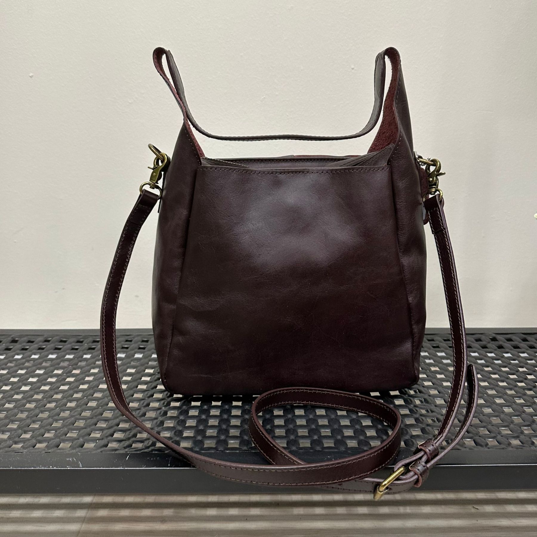 (D406)Leather Bag