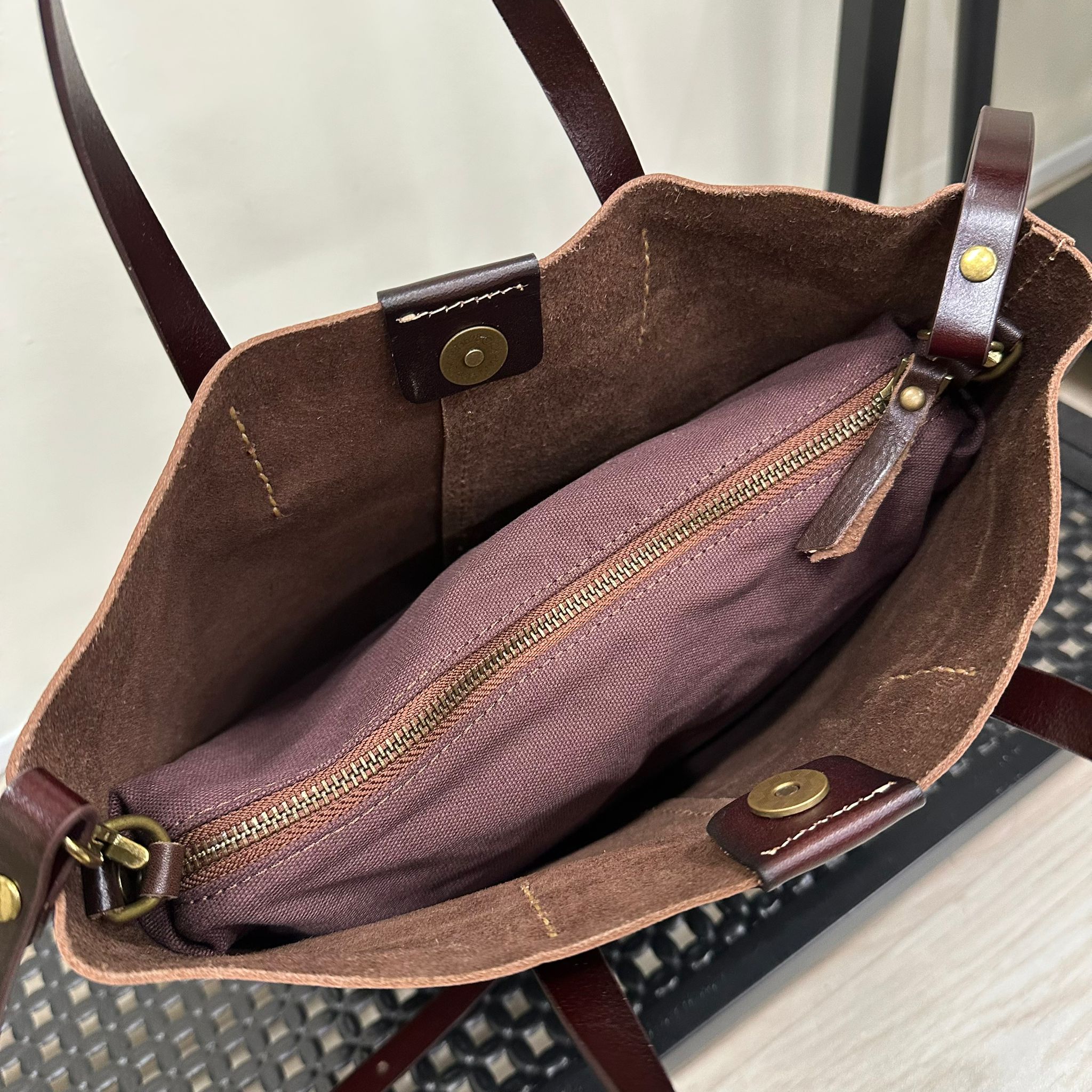 (D407)Leather Bag