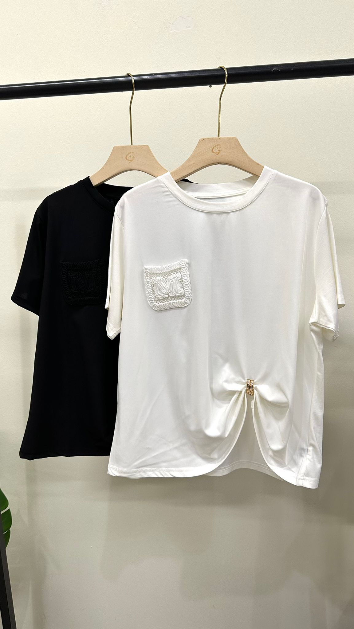 (D4379)Top