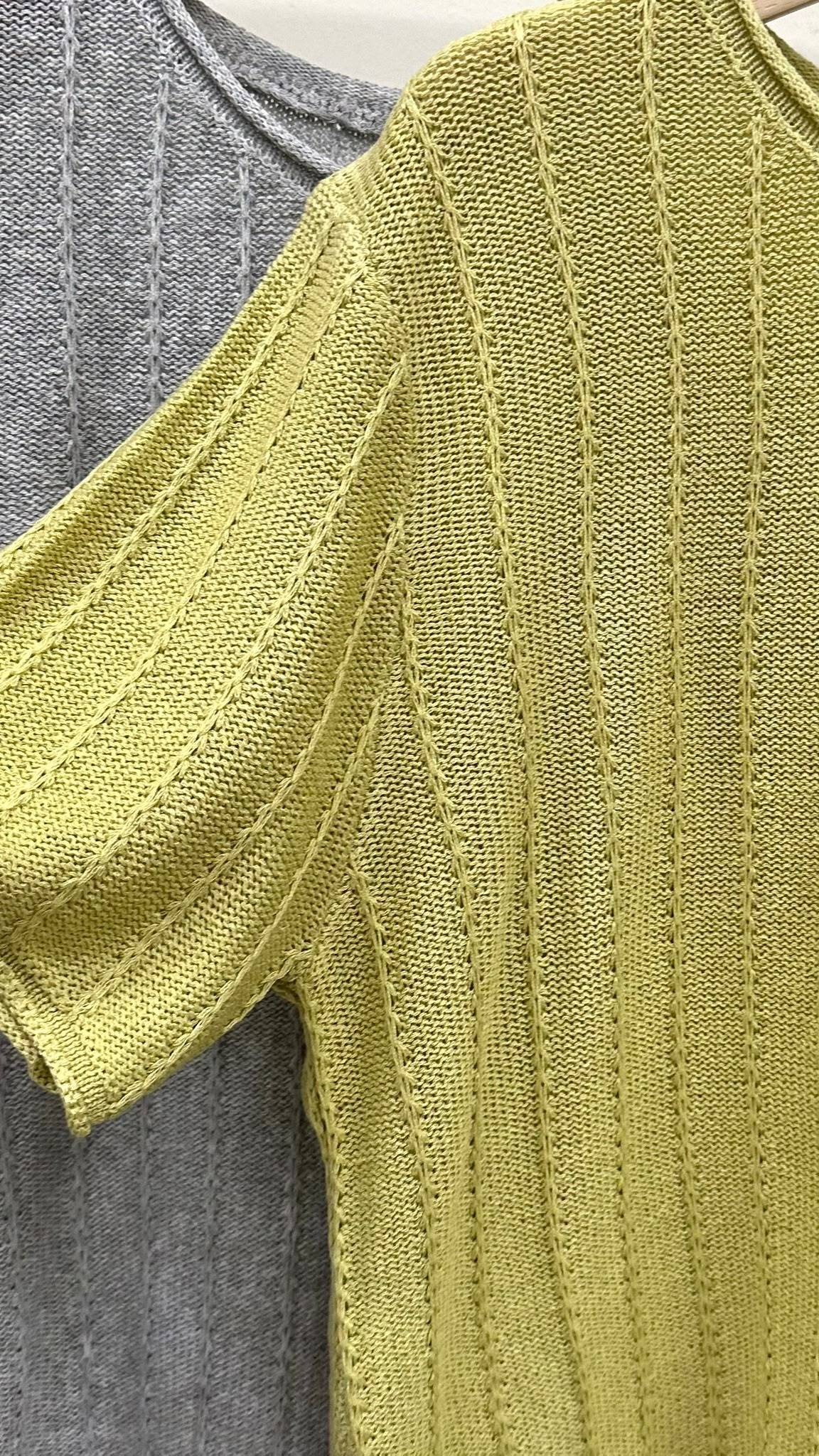 (D4704)Knitted Top