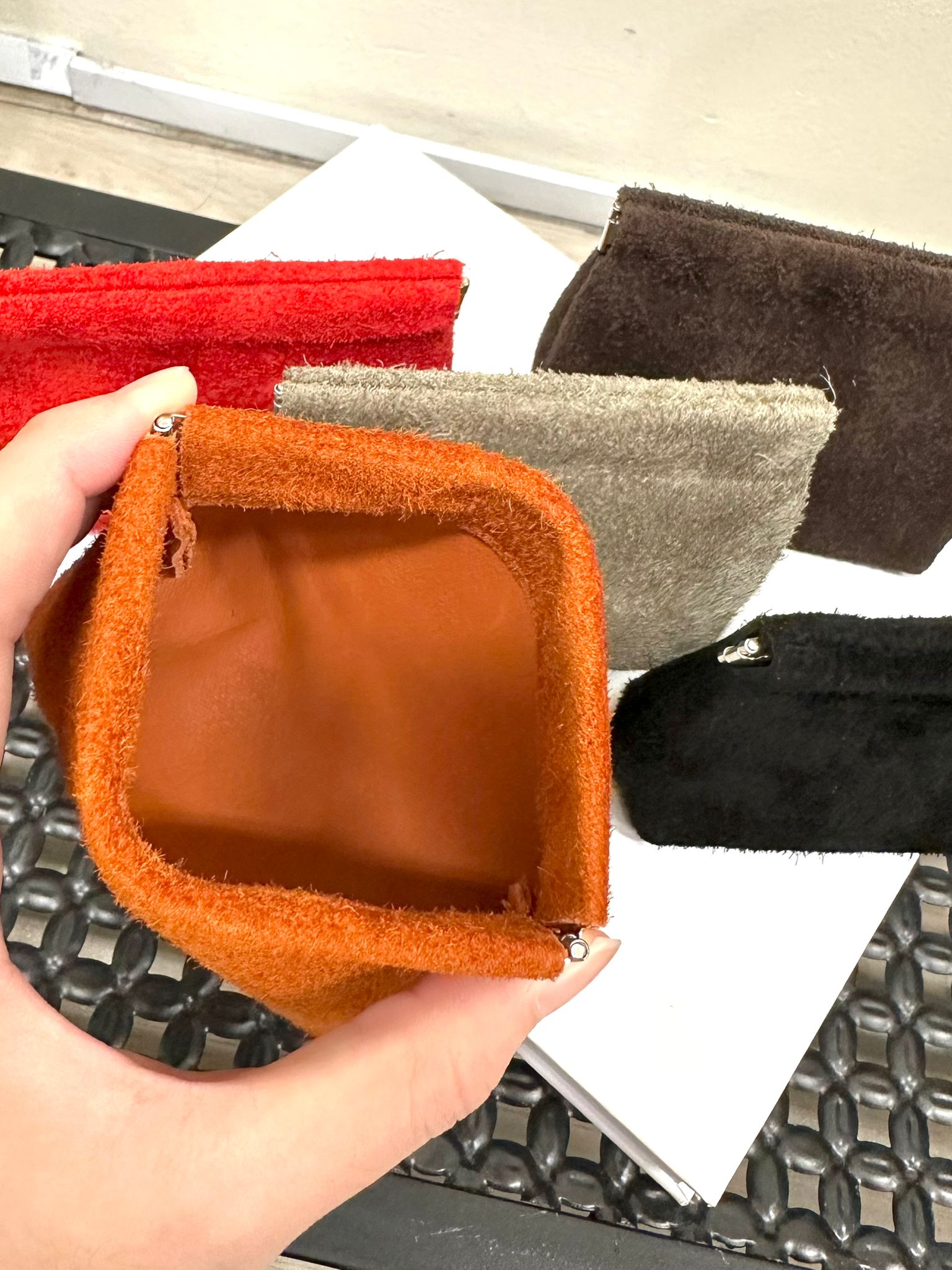 (D5)Velvet Leather Pouch