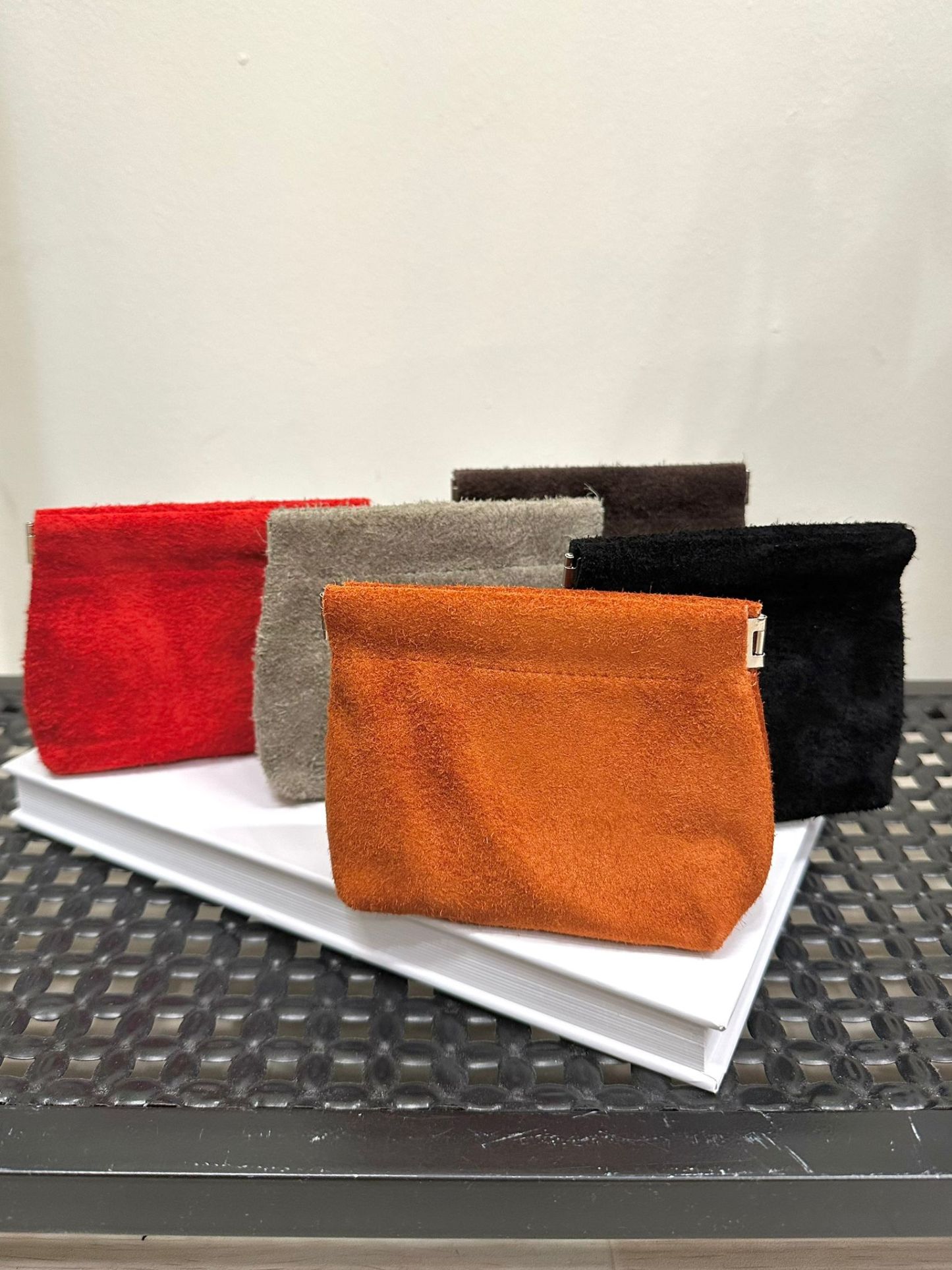 (D5)Velvet Leather Pouch