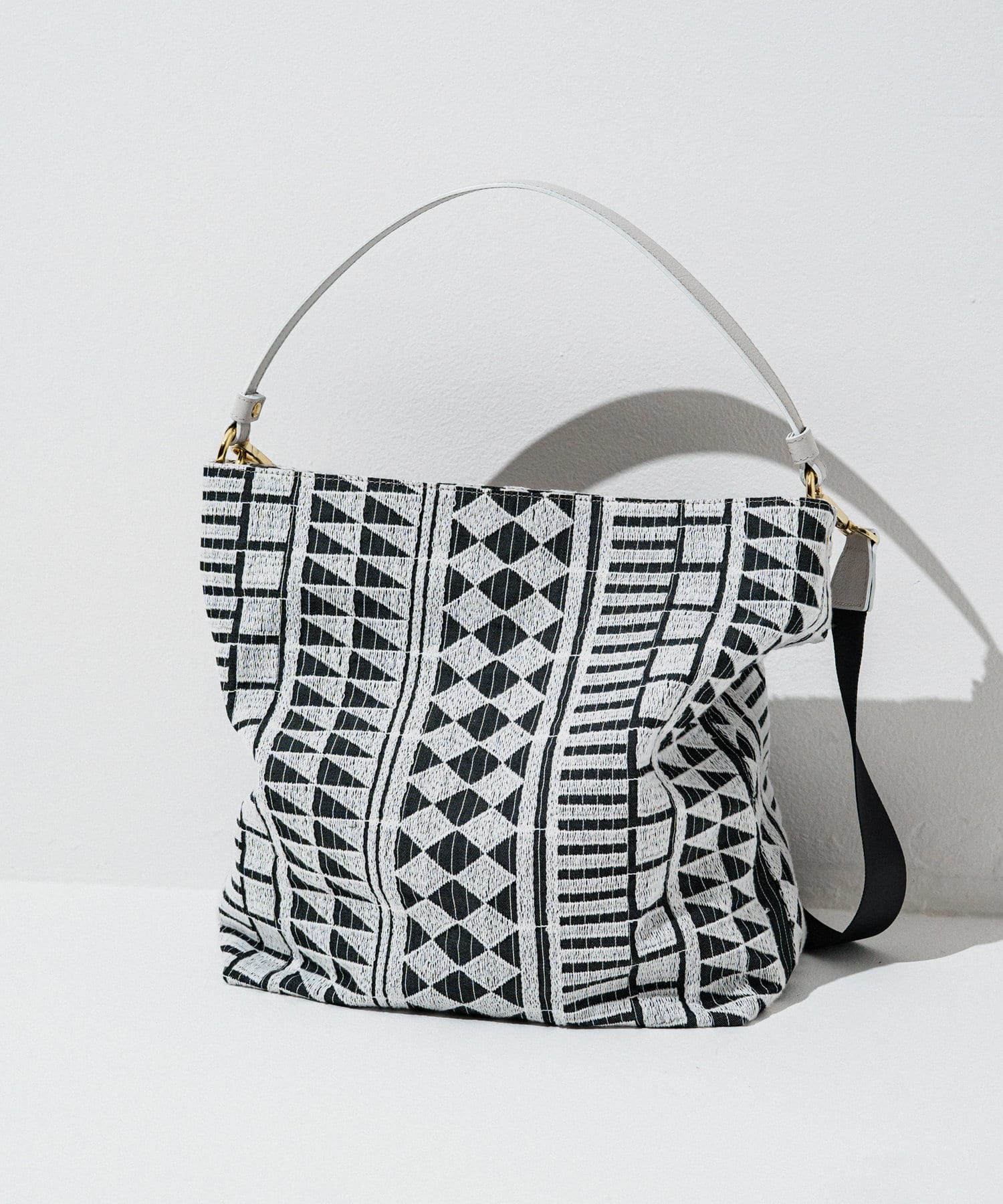 Russet Embroidered one-shoulder bag D.Gray