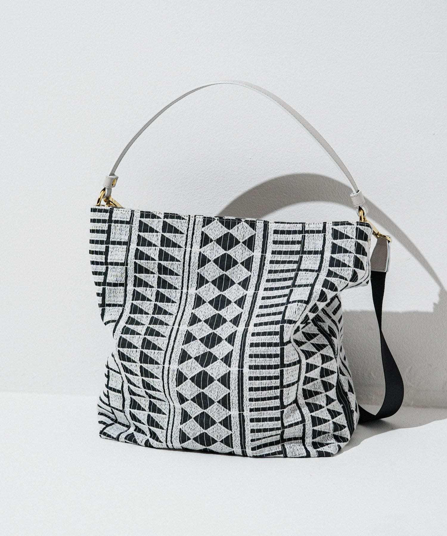 Russet Embroidered one-shoulder bag D.Gray