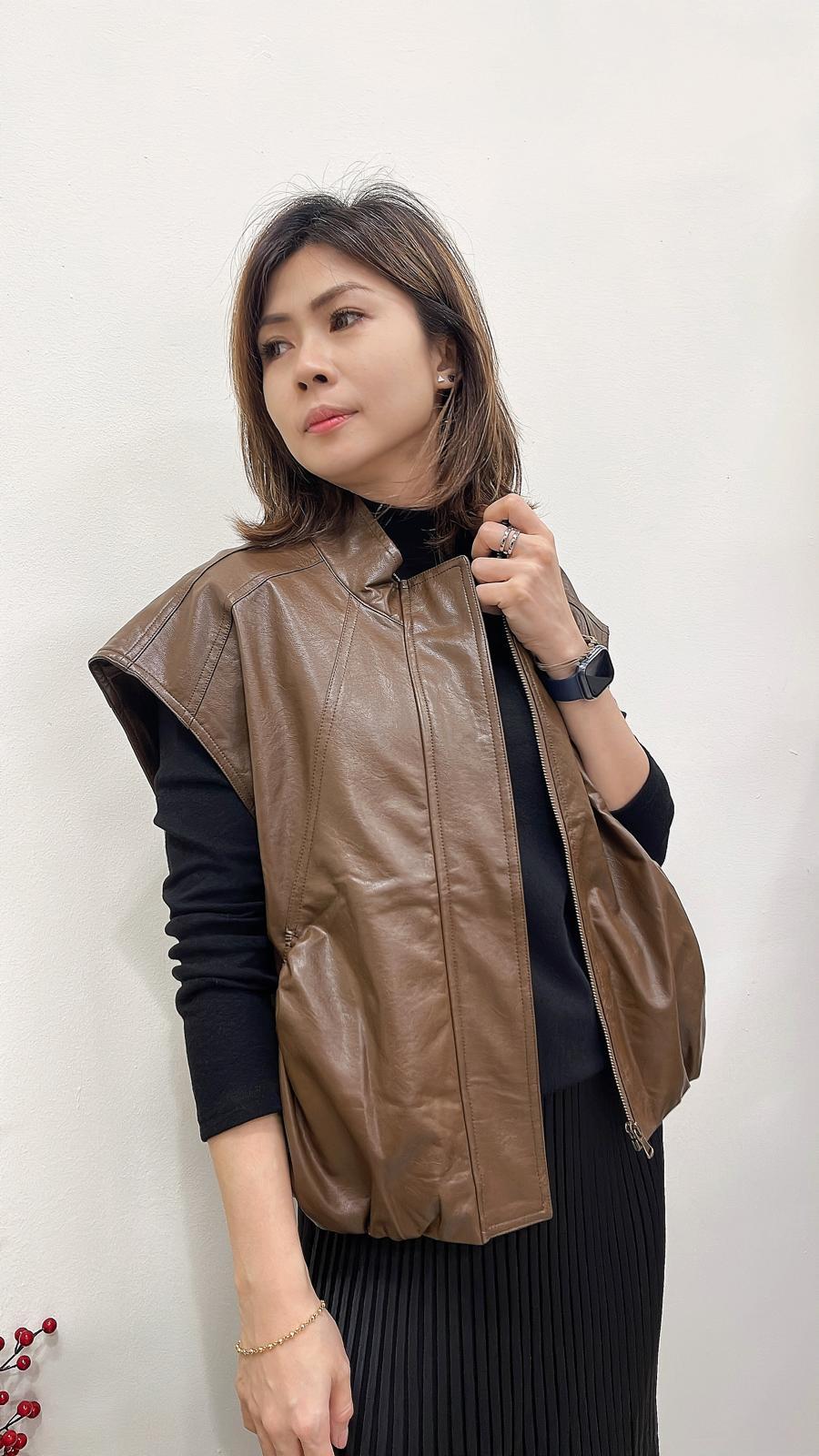 (D110)Leather Vest