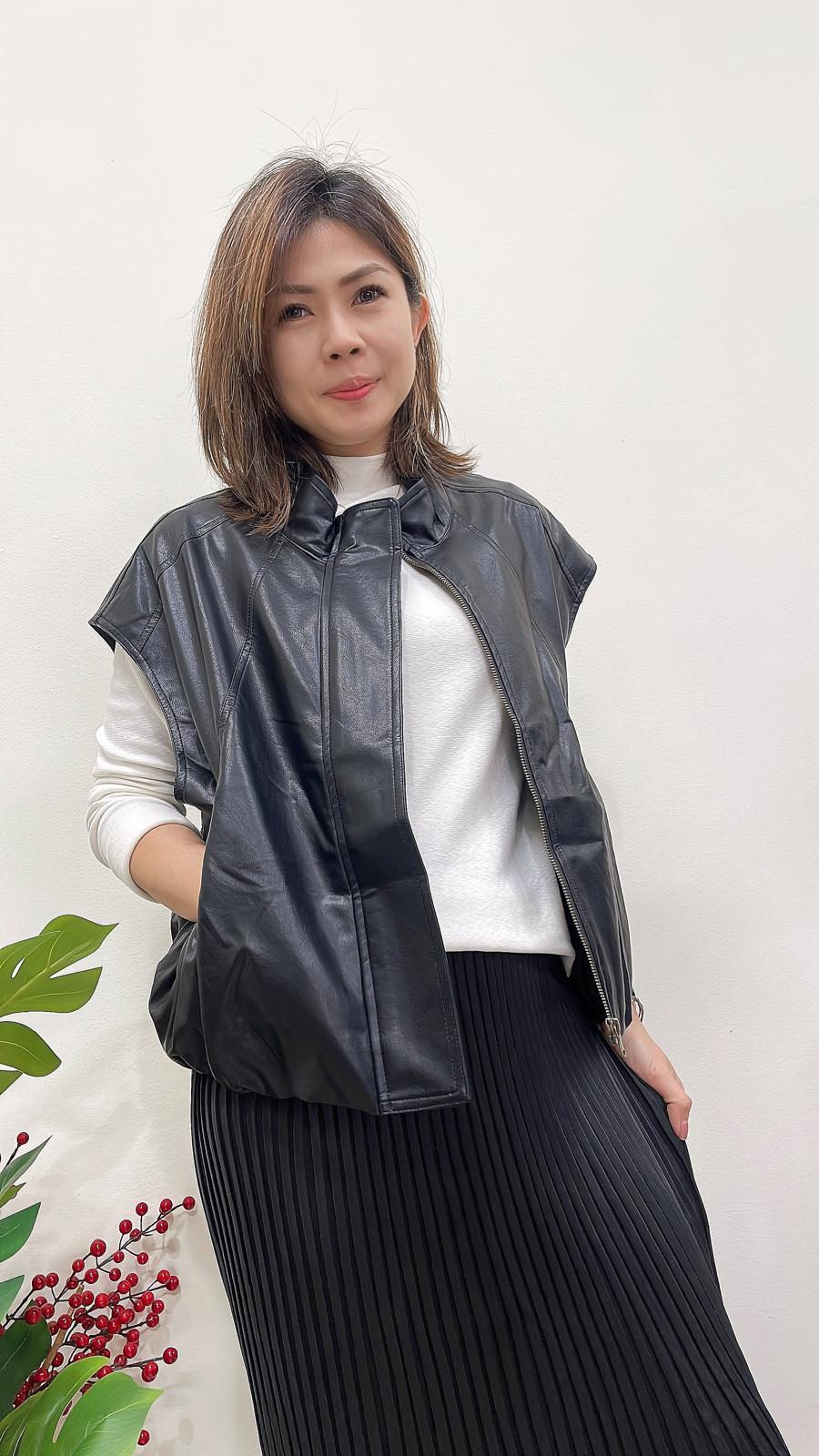 (D110)Leather Vest